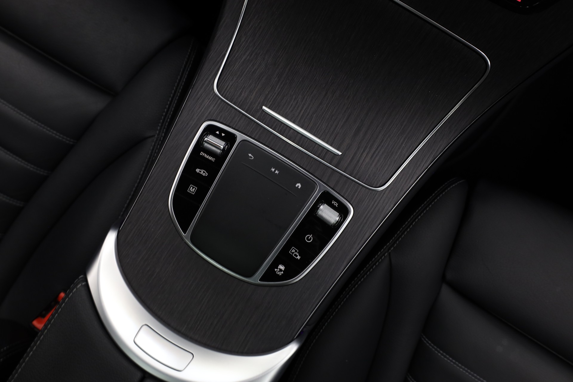 MERCEDES-BENZ GLC 300 de AMG Line 4m-image-25