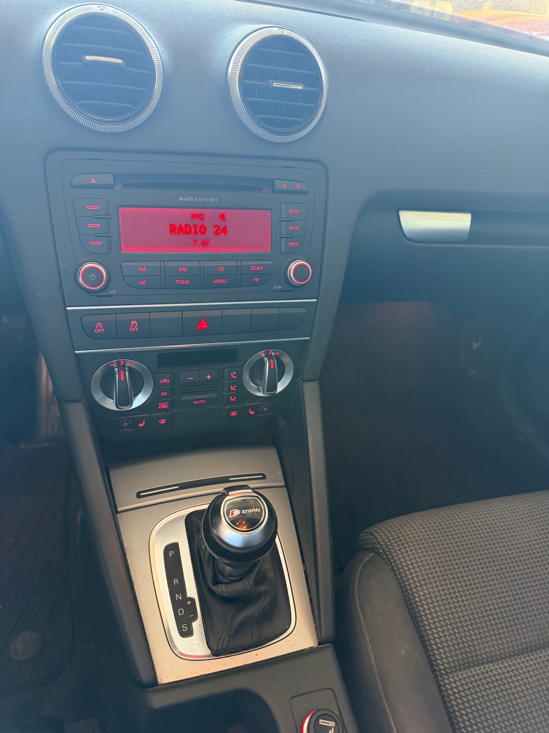 AUDI A3 Sportback 1.4 TFSI Start Plus S-tronic-image-7