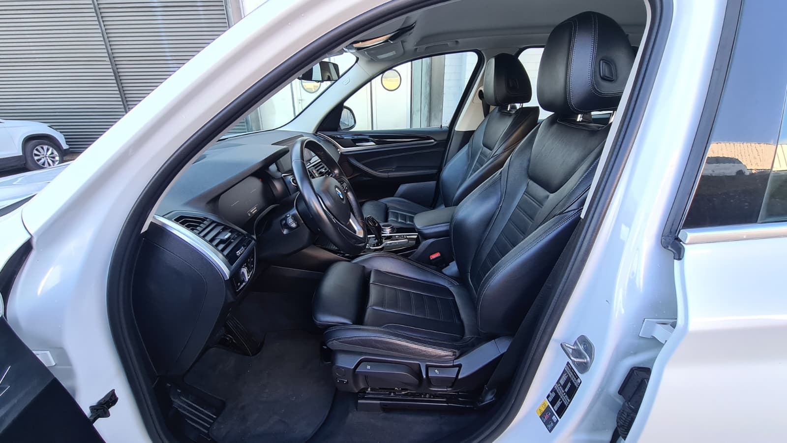 BMW X3 xDrive 30e ** 292 PS ** Voll-Leder ** Navi ** RF-Kamera ** Totwinkel-Assistent ** Tempomat ** Frisch Ab MFK & Service **-image-13