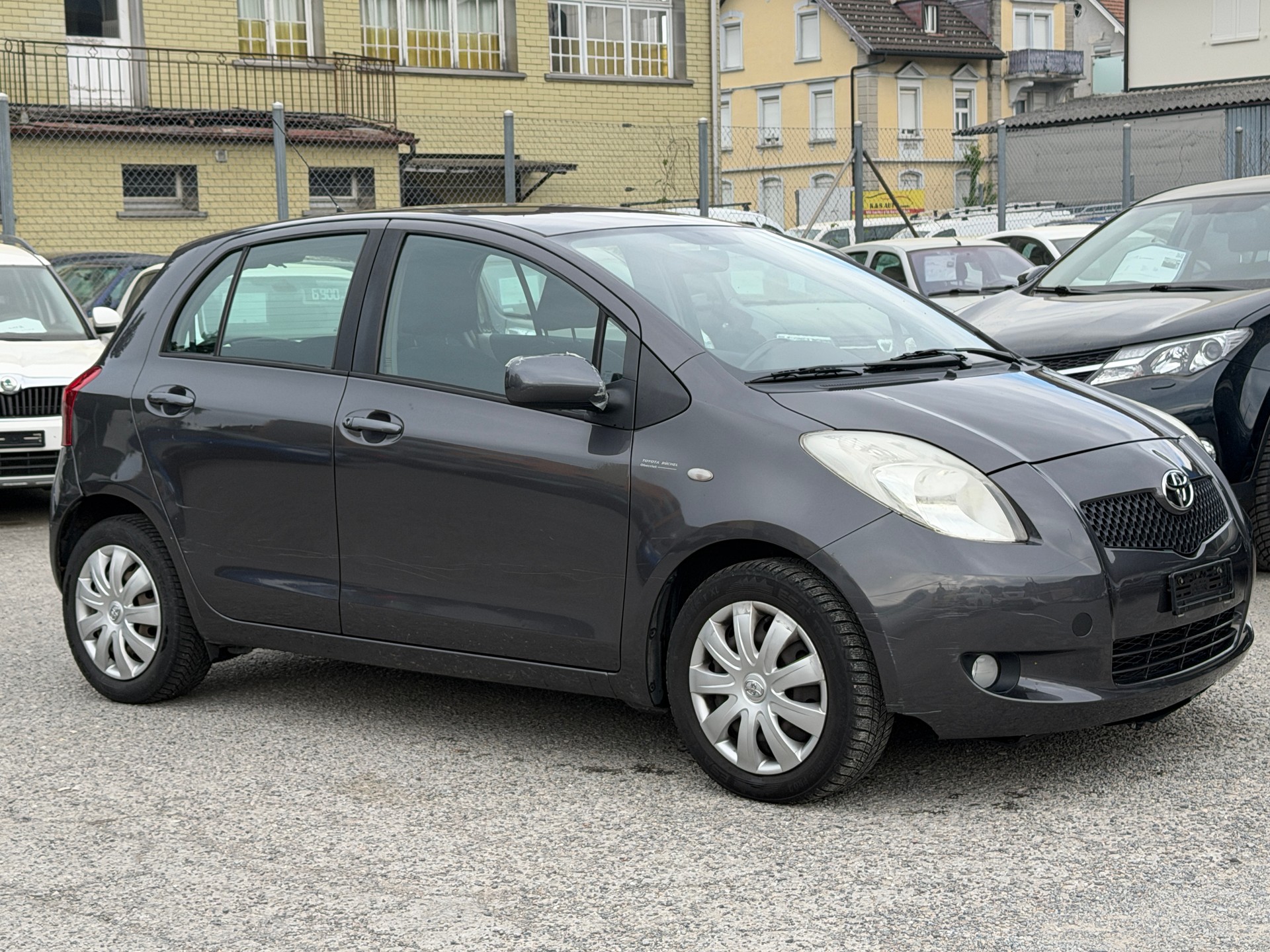 TOYOTA Yaris 1.3 Linea Luna-image-1