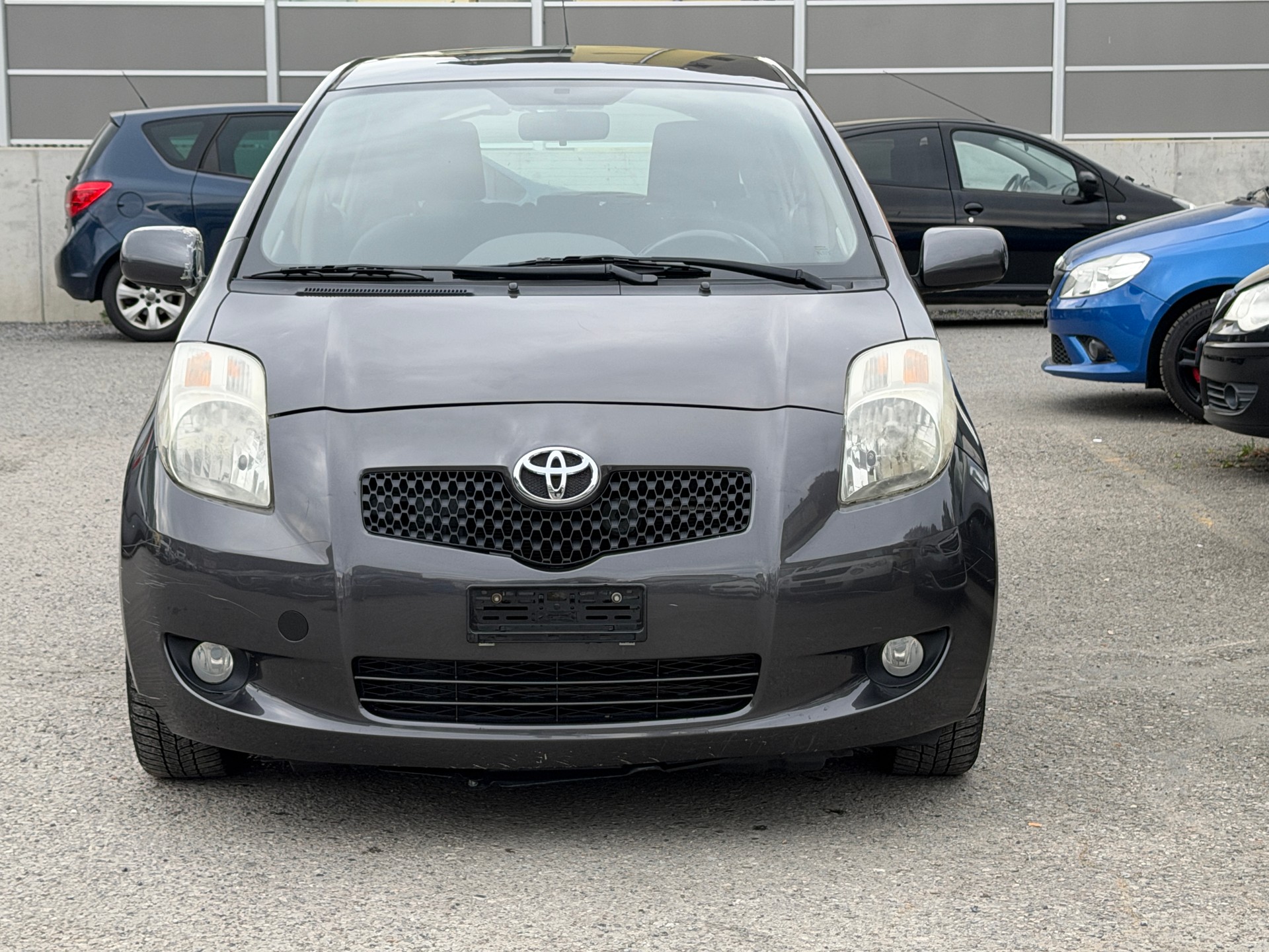 TOYOTA Yaris 1.3 Linea Luna-image-3