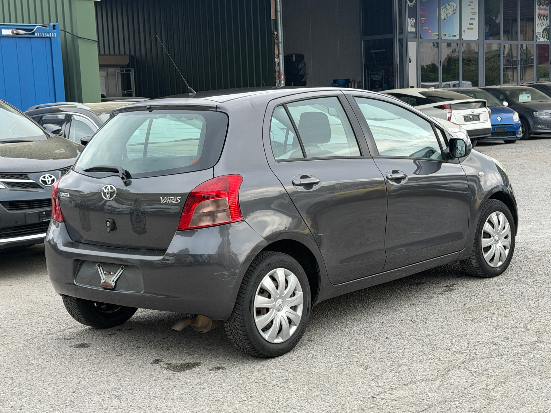 TOYOTA Yaris 1.3 Linea Luna-image-14