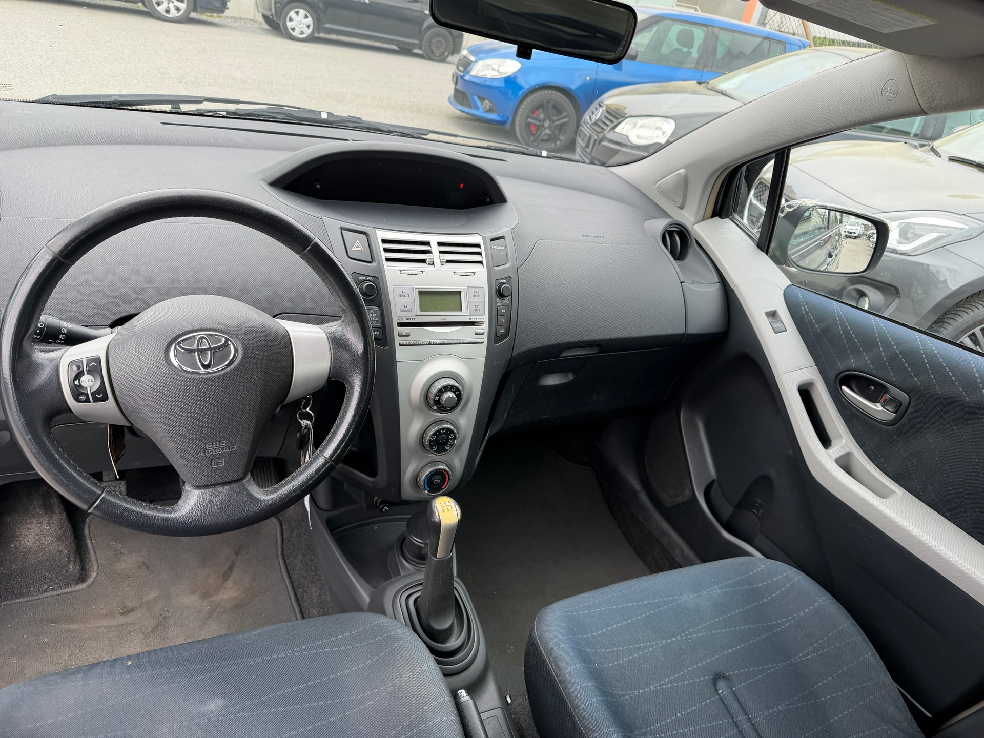 TOYOTA Yaris 1.3 Linea Luna-image-10