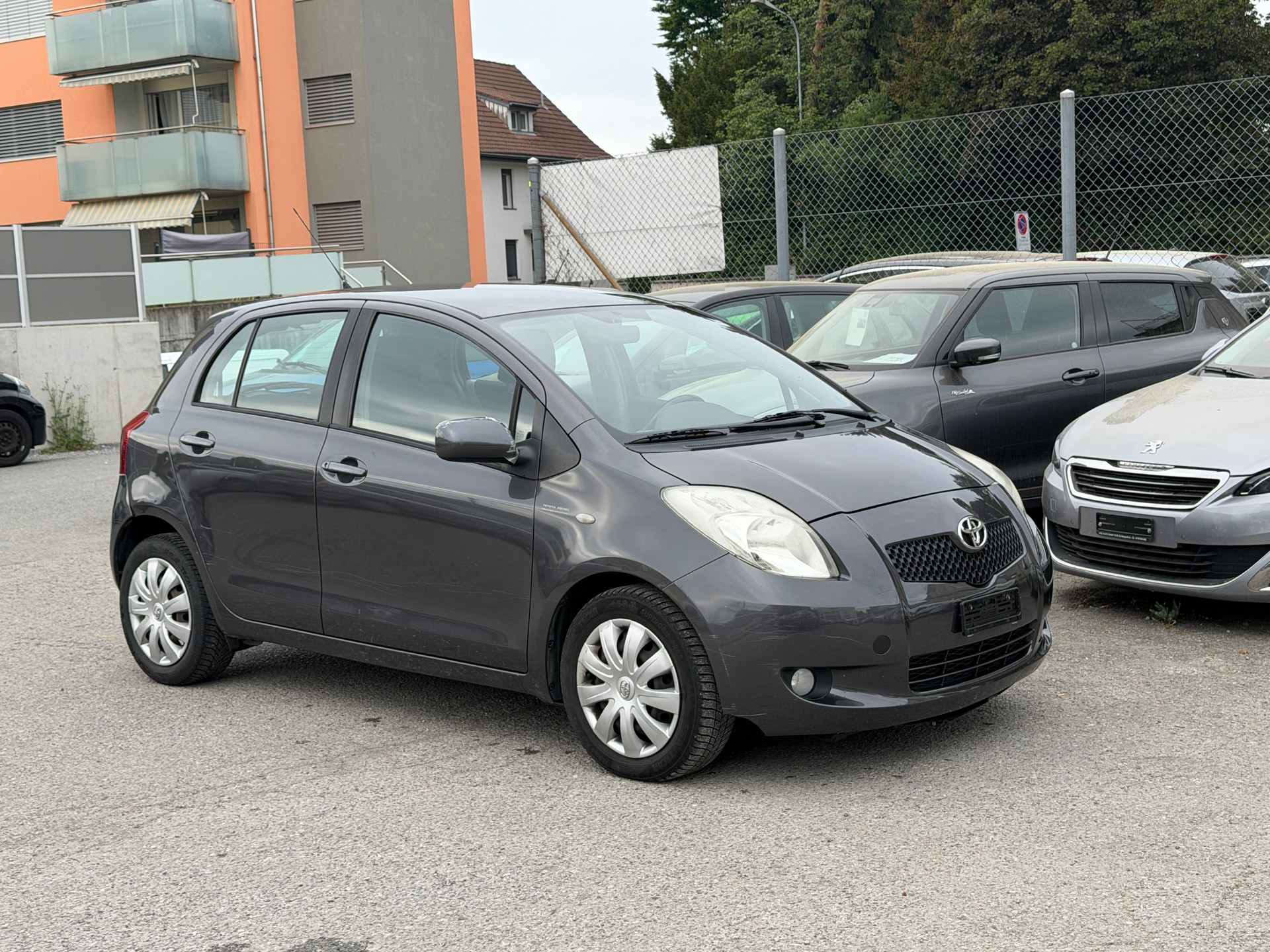 TOYOTA Yaris 1.3 Linea Luna-image-4