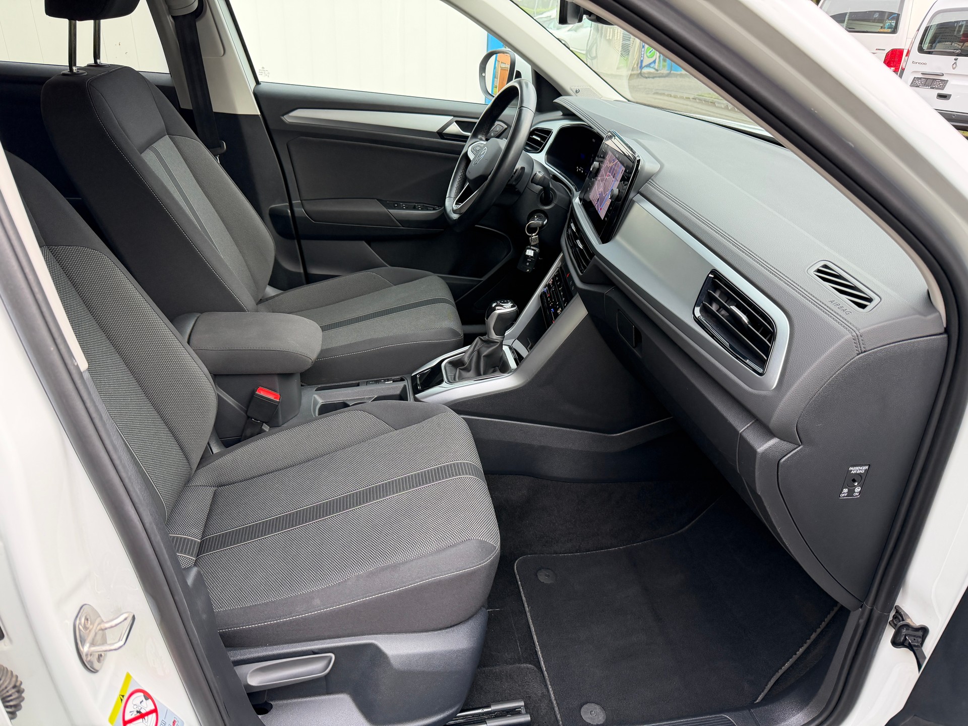 VW T-Roc 1.5 TSI EVO Life DSG-showroom-element-3