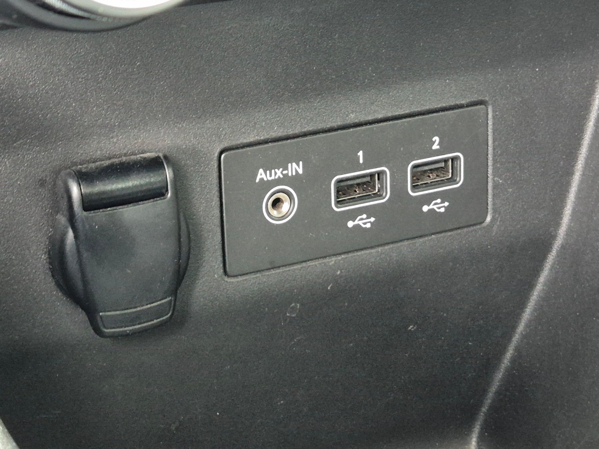 RENAULT CLIO 1.0 BUSINESS-image-23