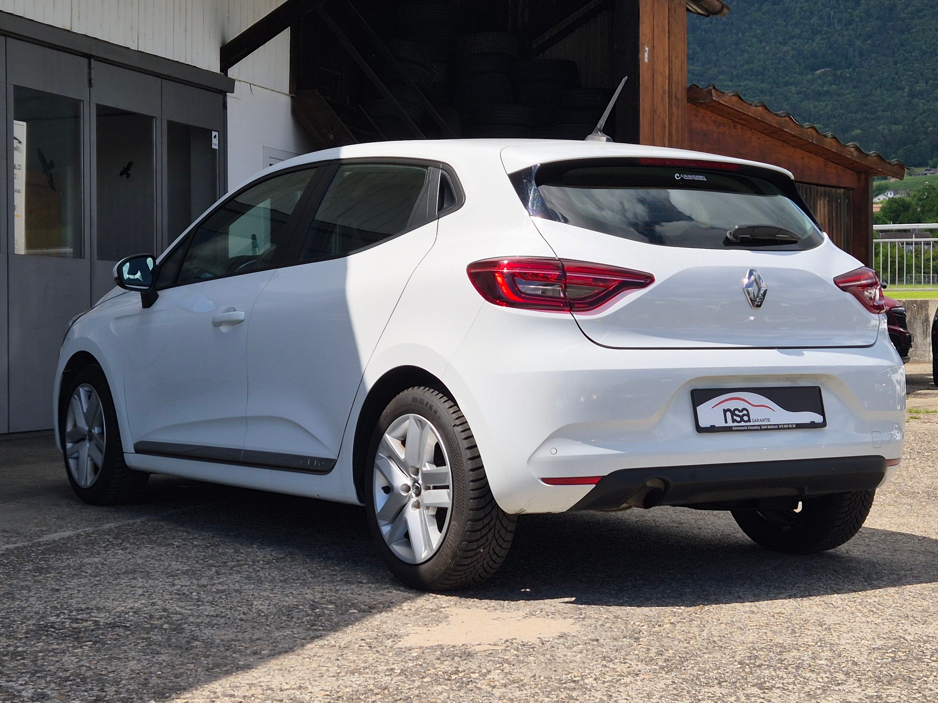 RENAULT CLIO 1.0 BUSINESS-image-8