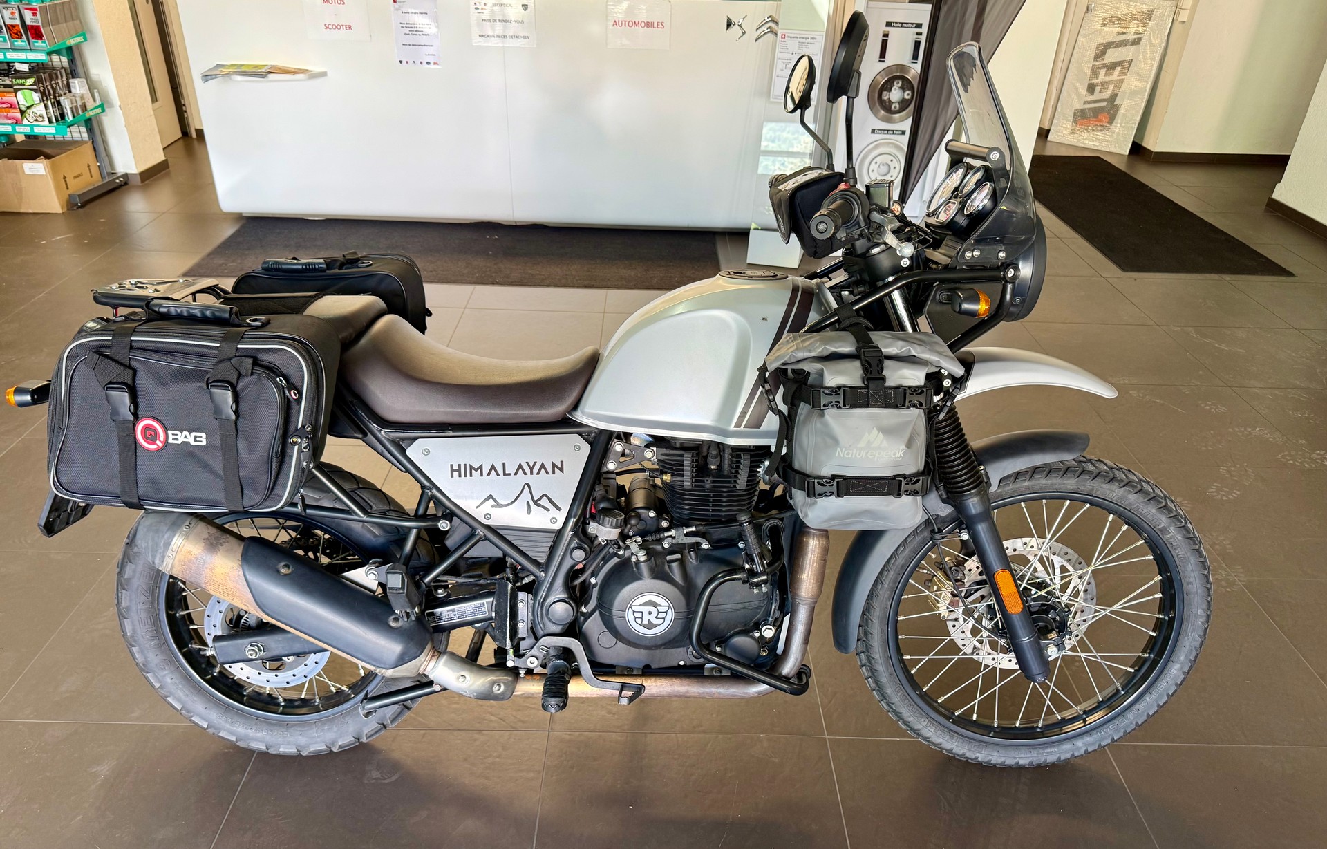 ROYAL ENFIELD Himalayan
