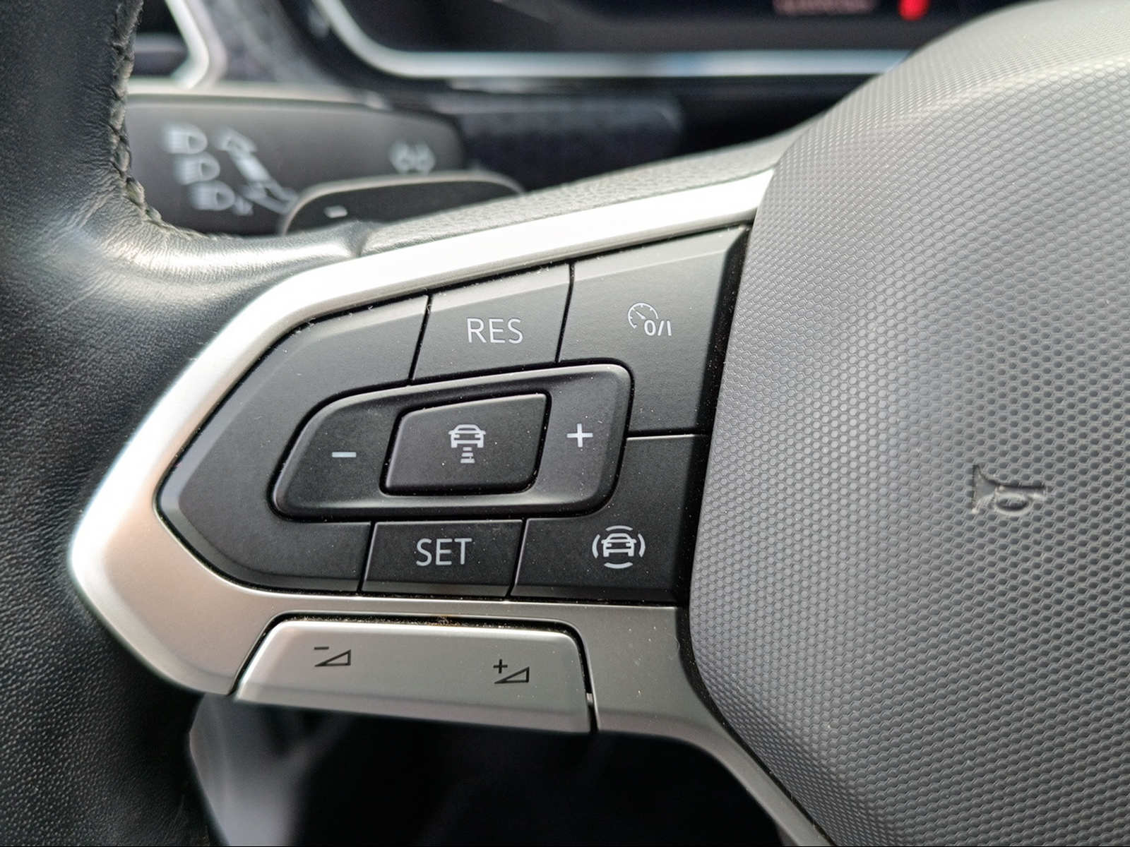 VW T-Cross 1.0 TSI Style DSG-image-11