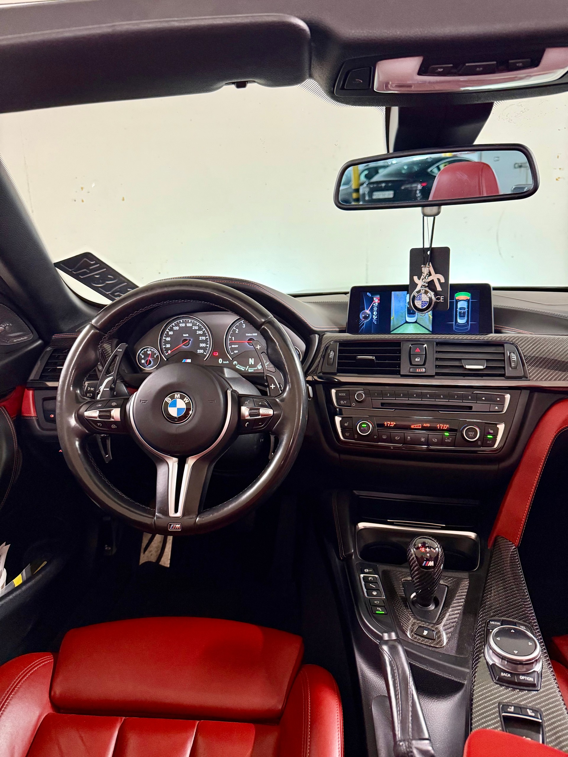BMW M4-image-4