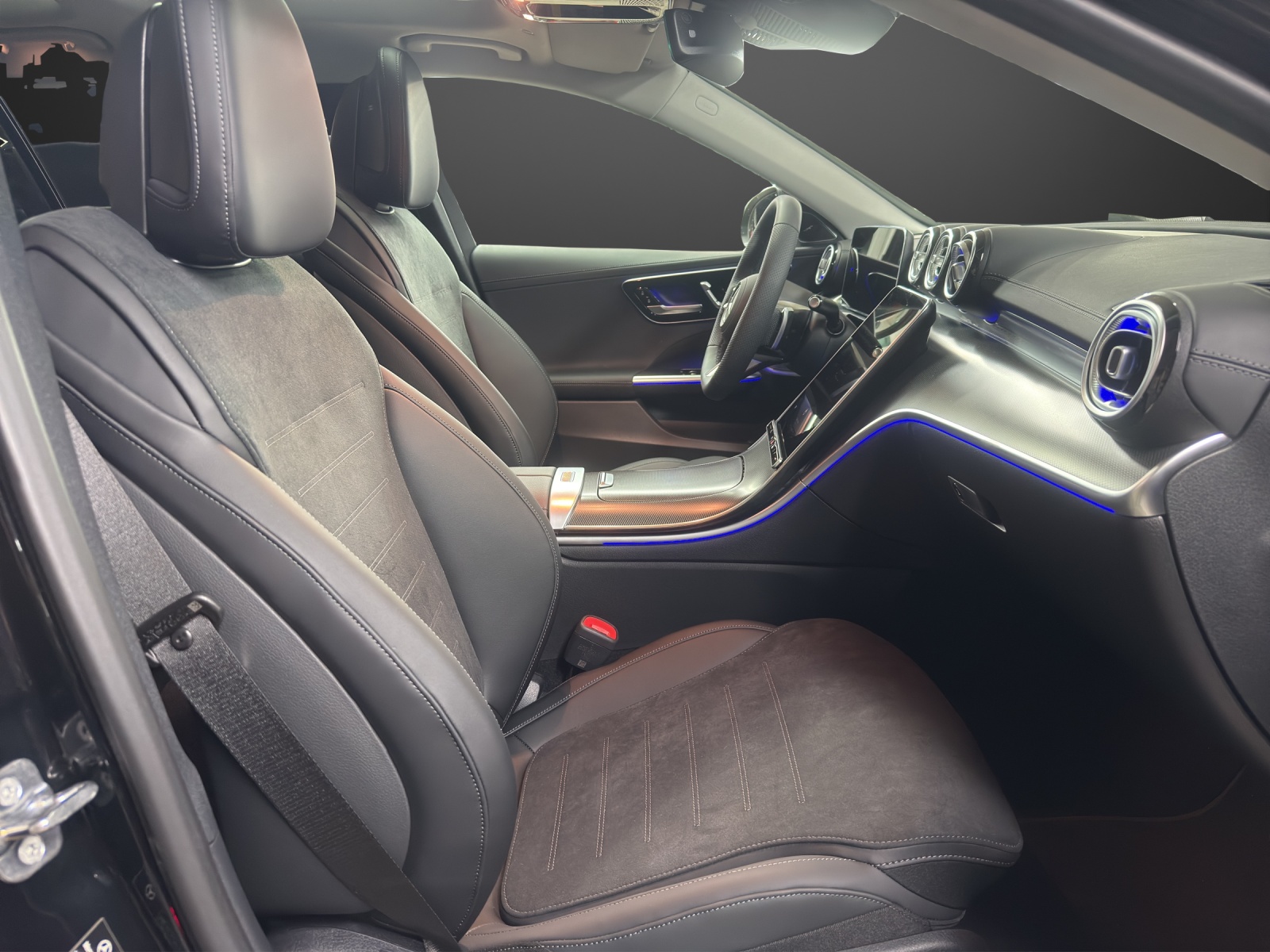MERCEDES-BENZ C 200 T 4 Matic-image-11