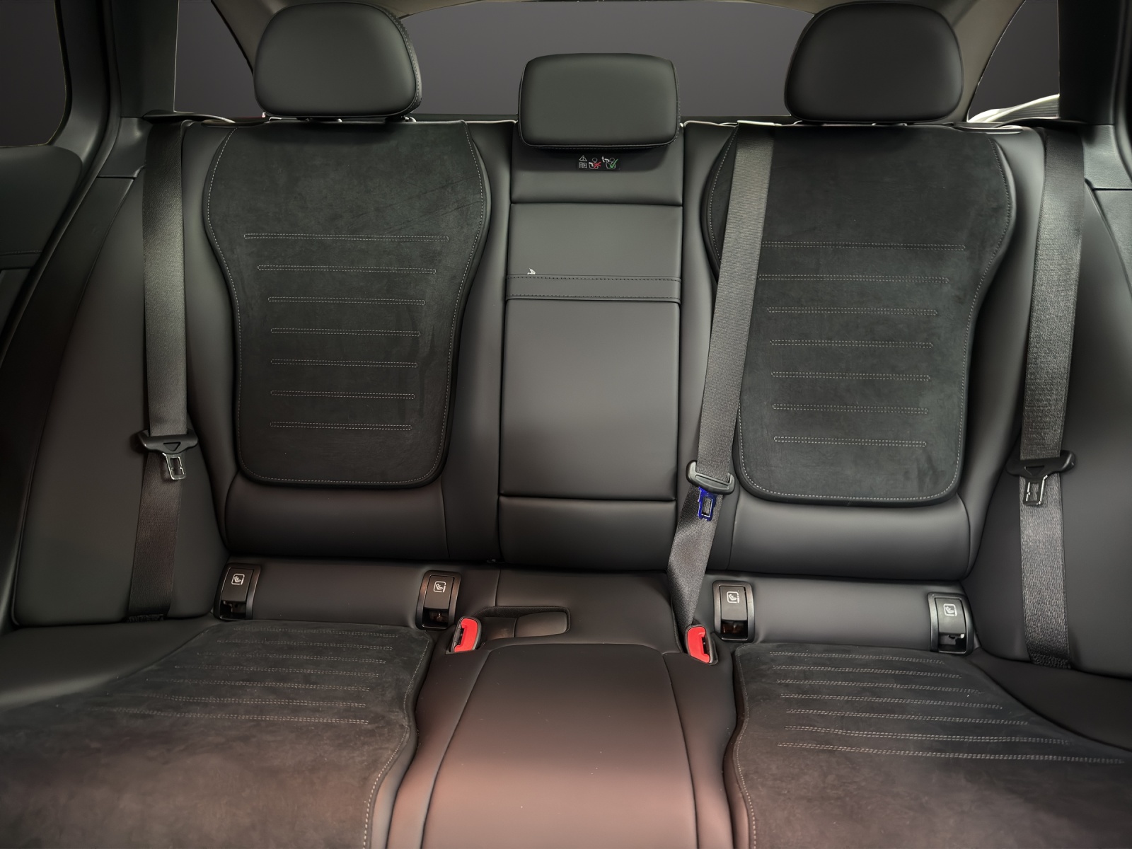 MERCEDES-BENZ C 200 T 4 Matic-image-14