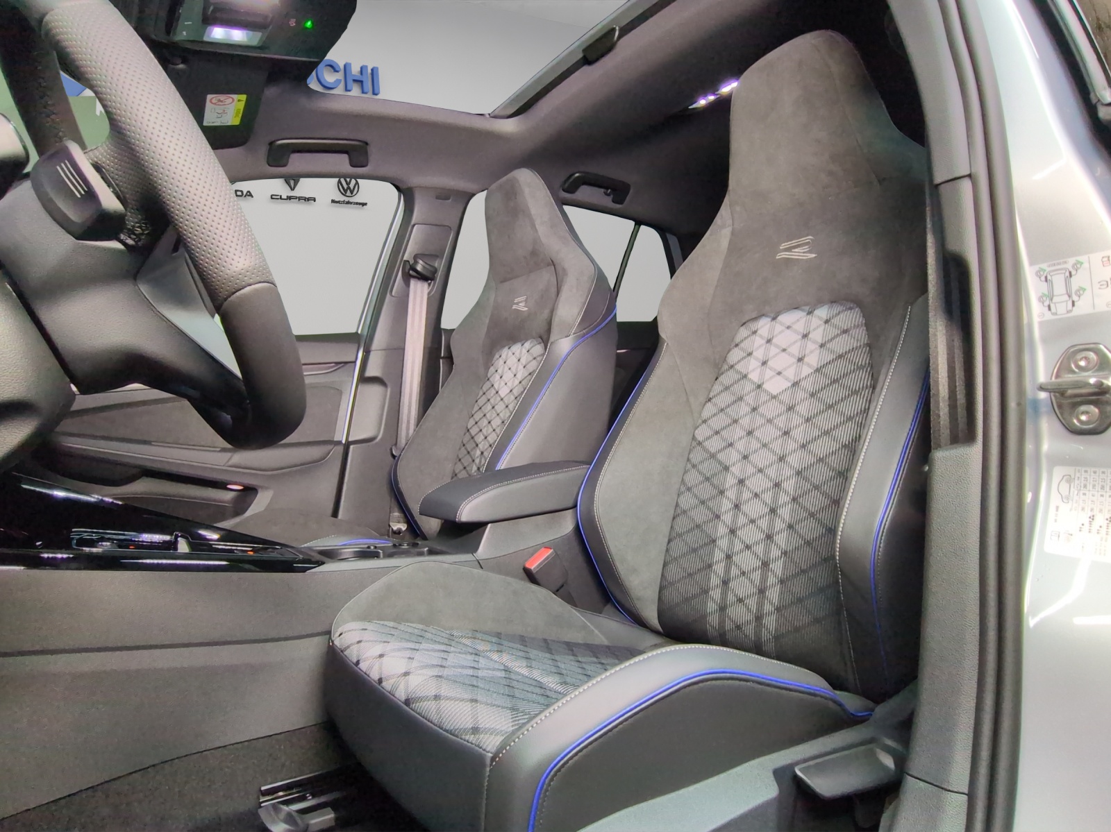 VW Golf 2.0 TSI R-Line DSG 4 Motion-image-5