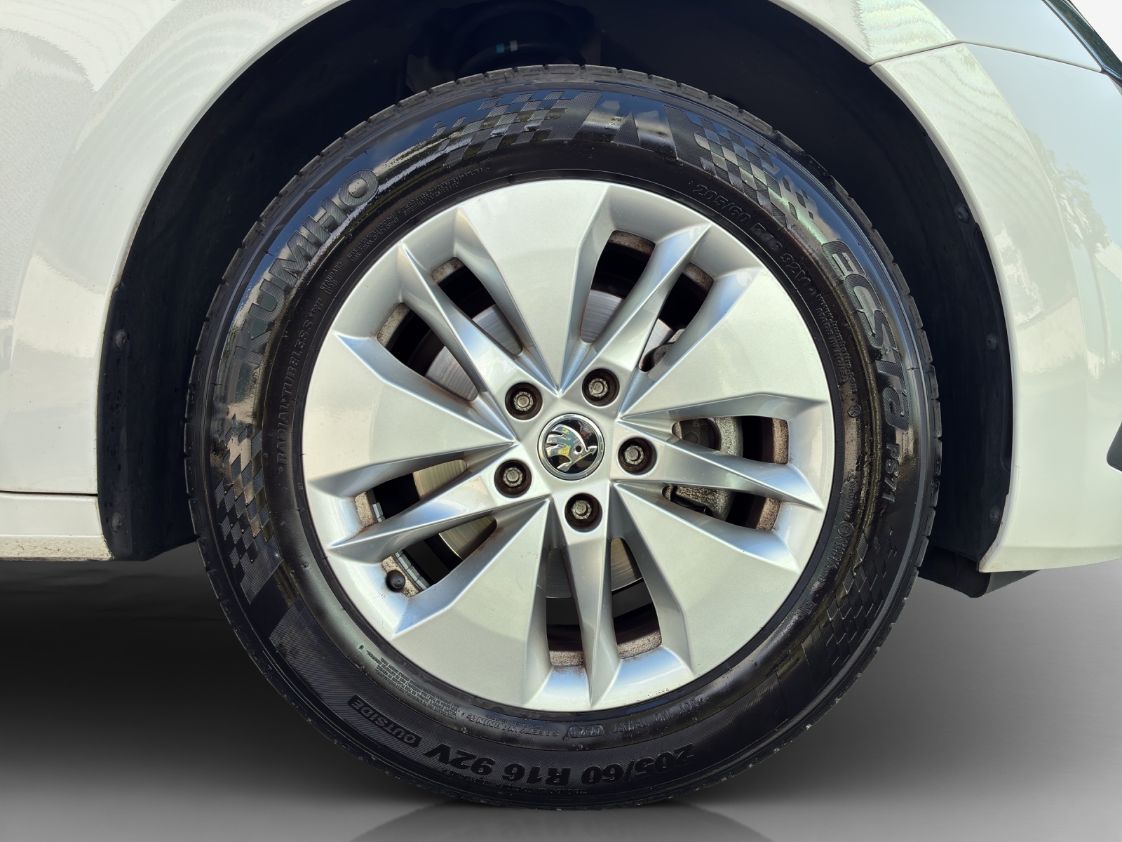 SKODA Octavia Combi 2.0 TDI DSG Ambition-image-15