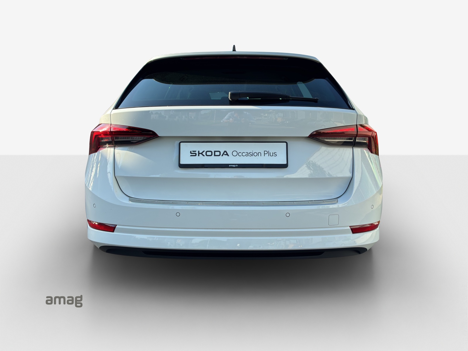 SKODA Octavia Combi 2.0 TDI DSG Ambition-showroom-element-3