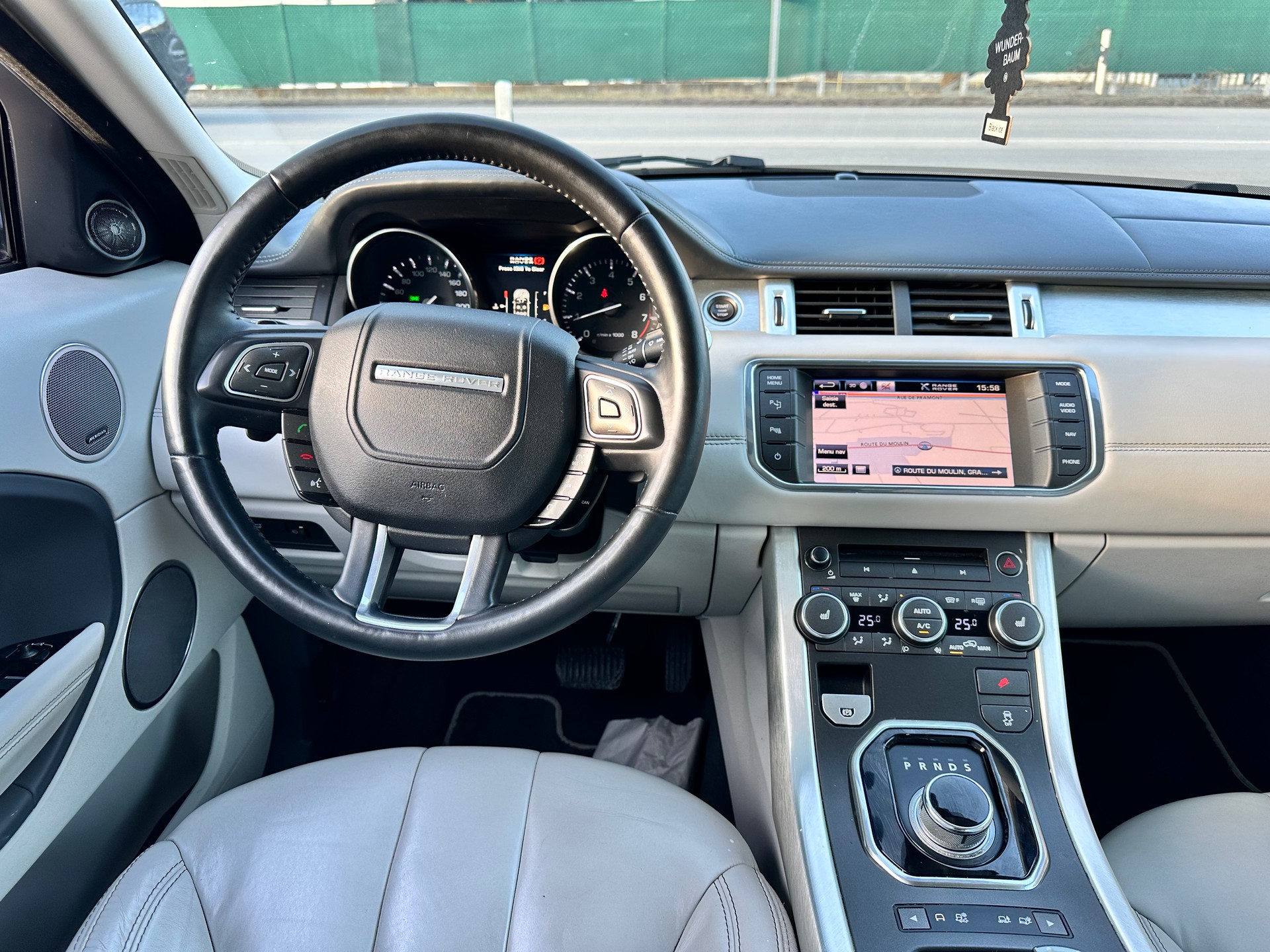 LAND ROVER Range Rover Evoque 2.0 Si4 Prestige AT6-image-11