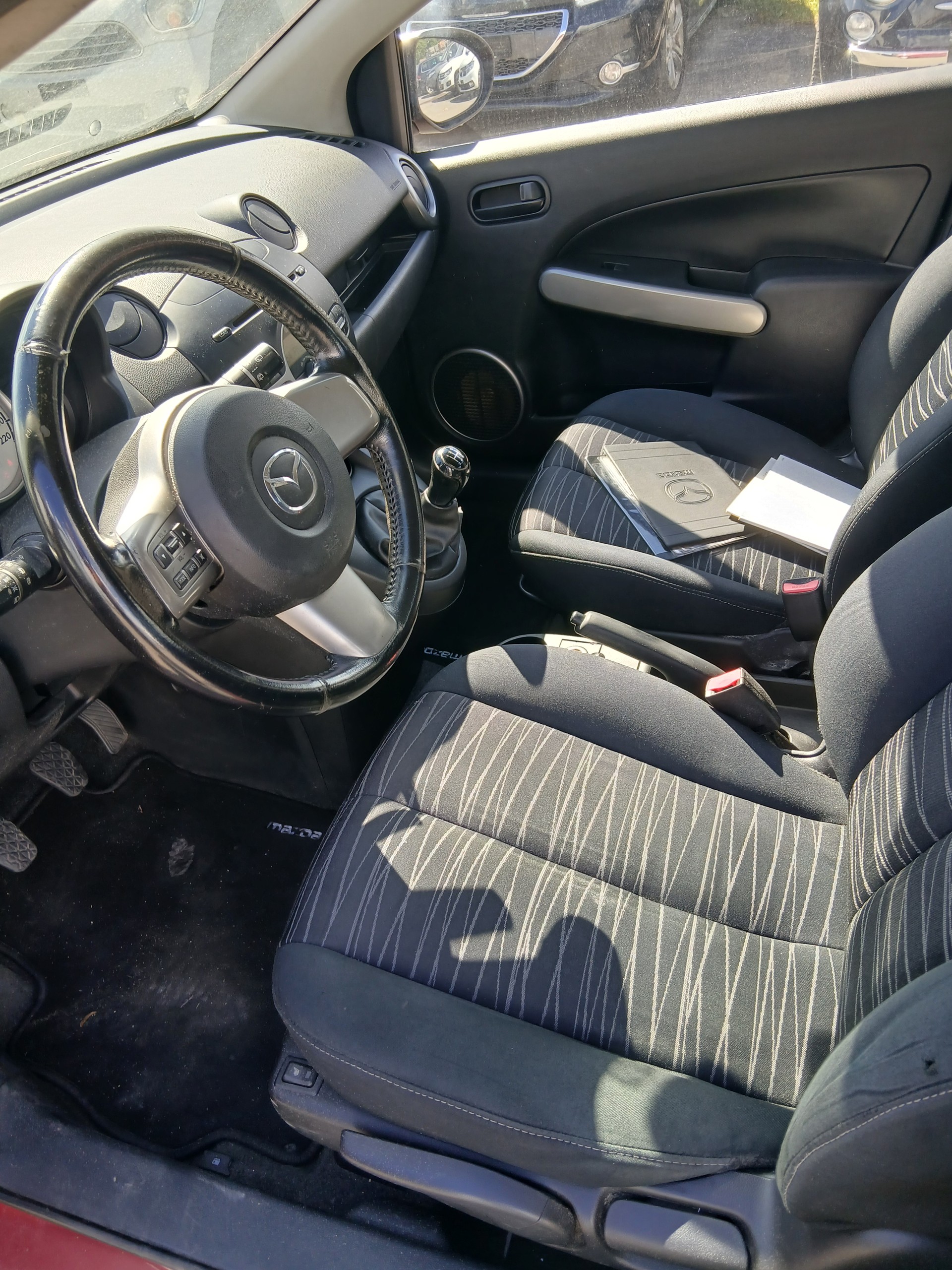 MAZDA 2 1.3i 16V Exclusive-image-8