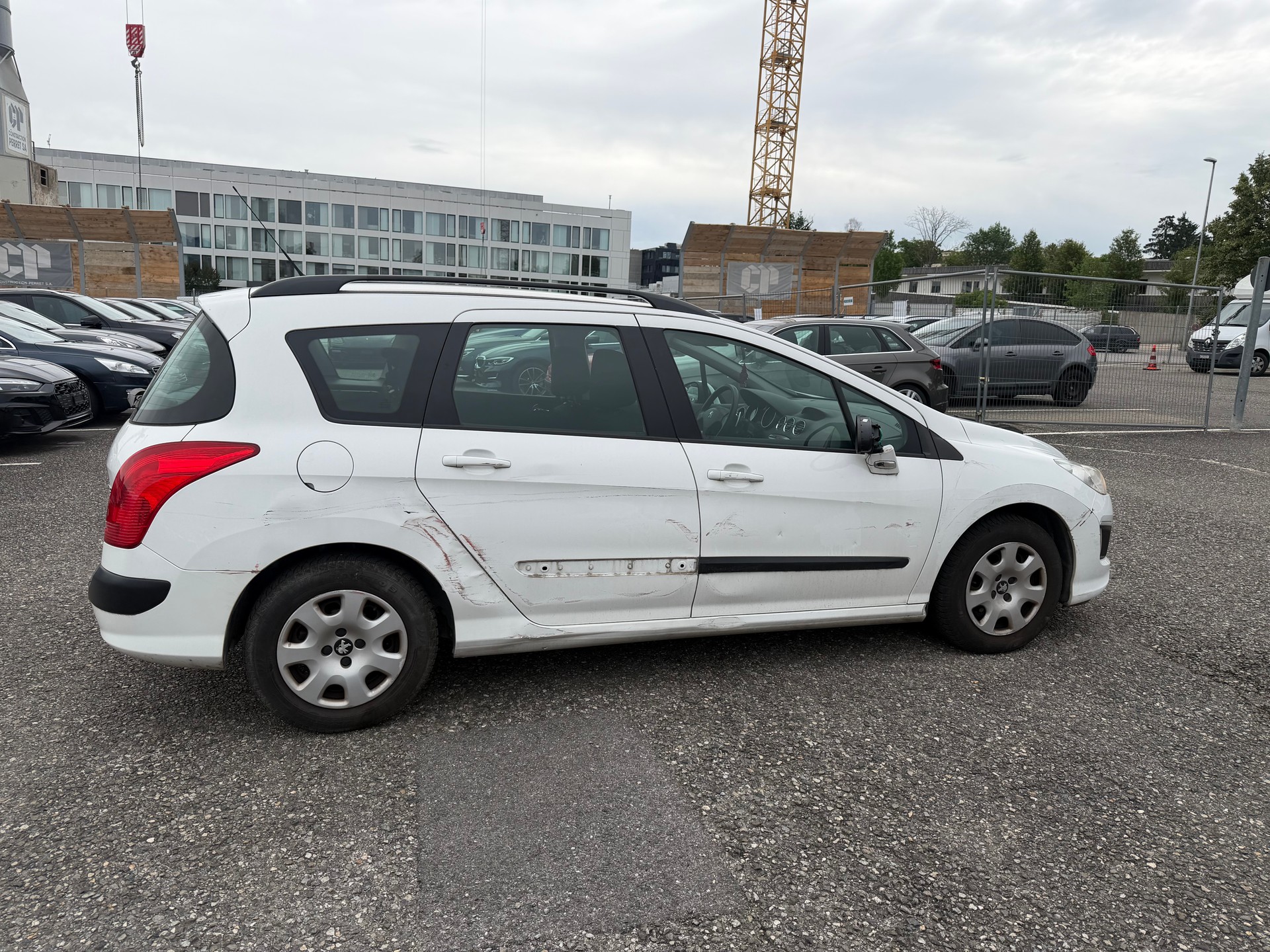 PEUGEOT 308 SW 1.6 HDI Business EGS6 - Export-image-5