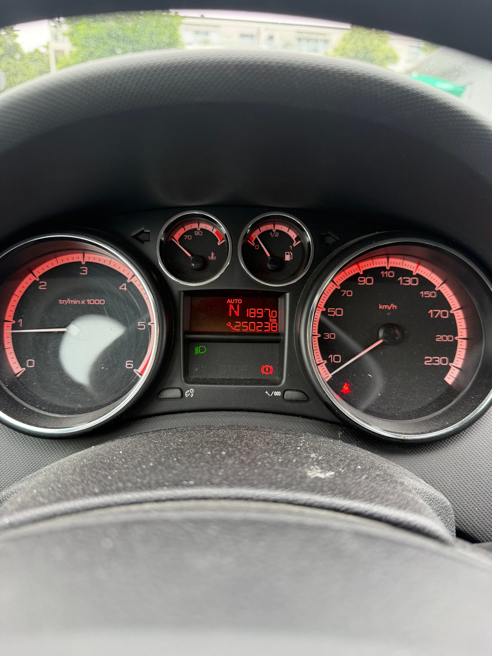 PEUGEOT 308 SW 1.6 HDI Business EGS6 - Export-image-14