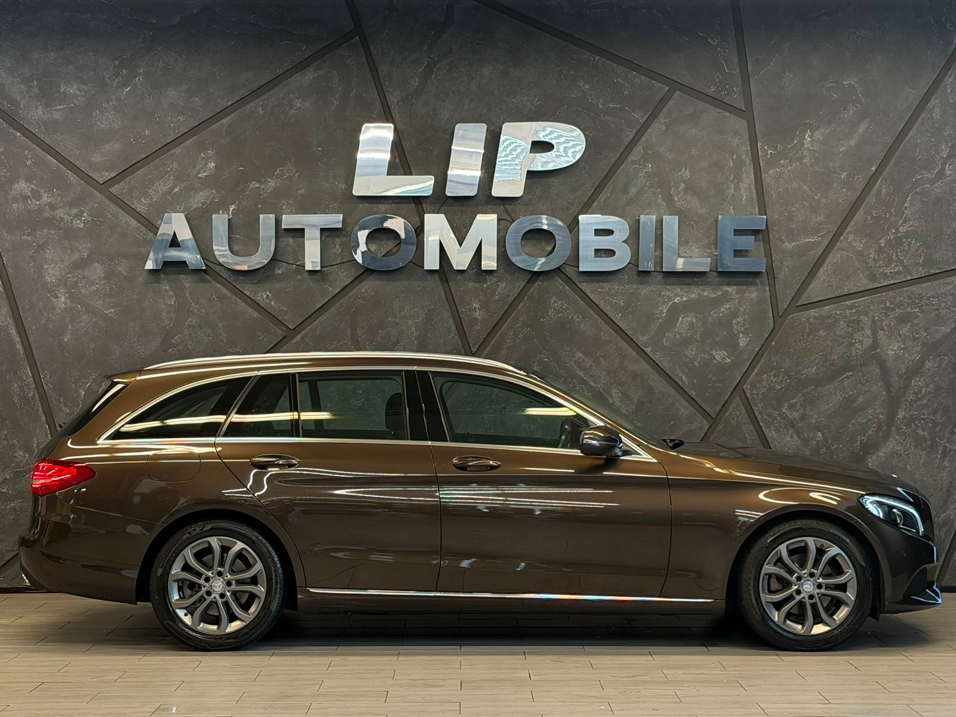 MERCEDES-BENZ C 180 Avantgarde 7G-Tronic-image-3