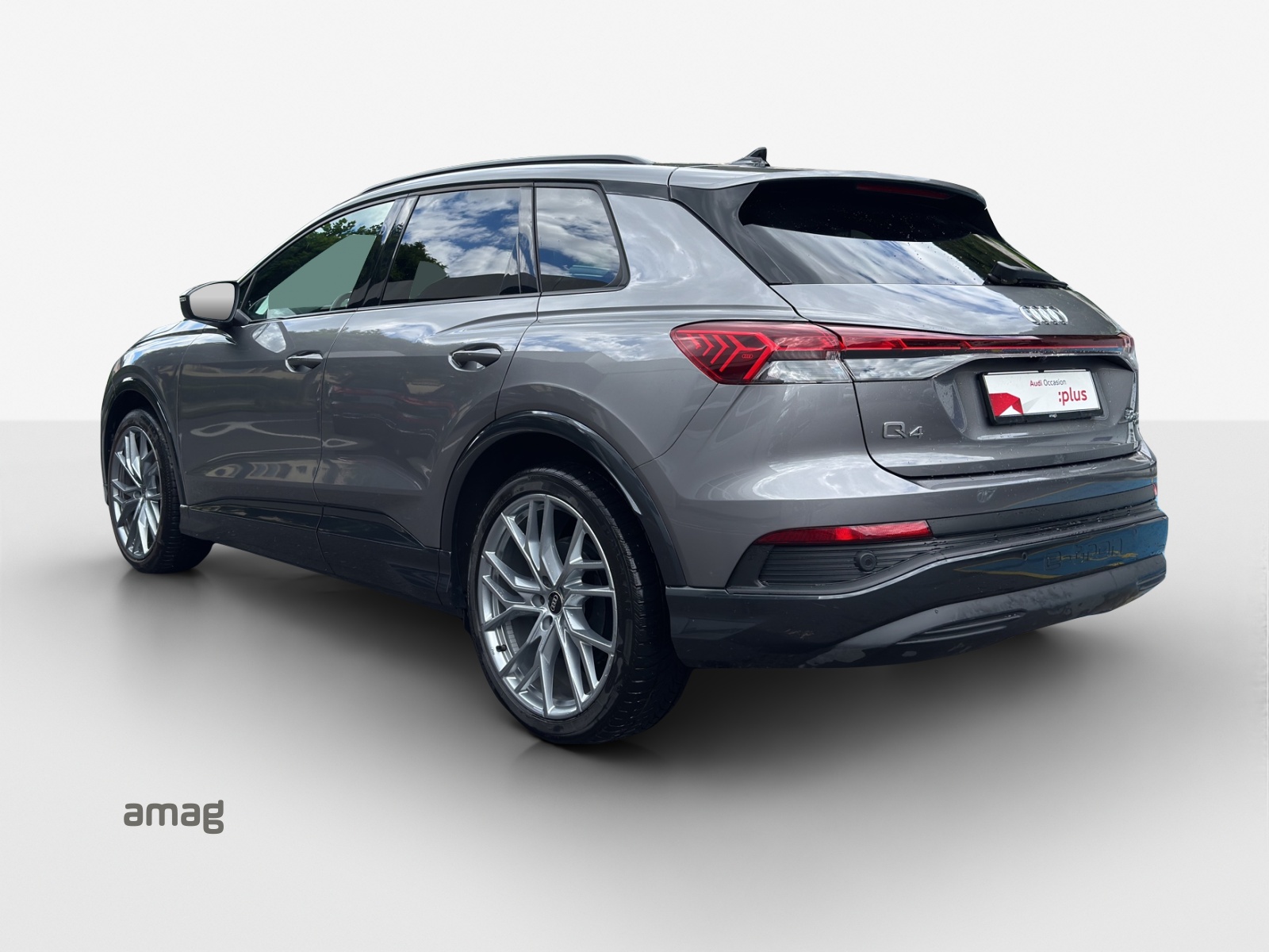 AUDI Q4 e-tron 50 quattro-image-2