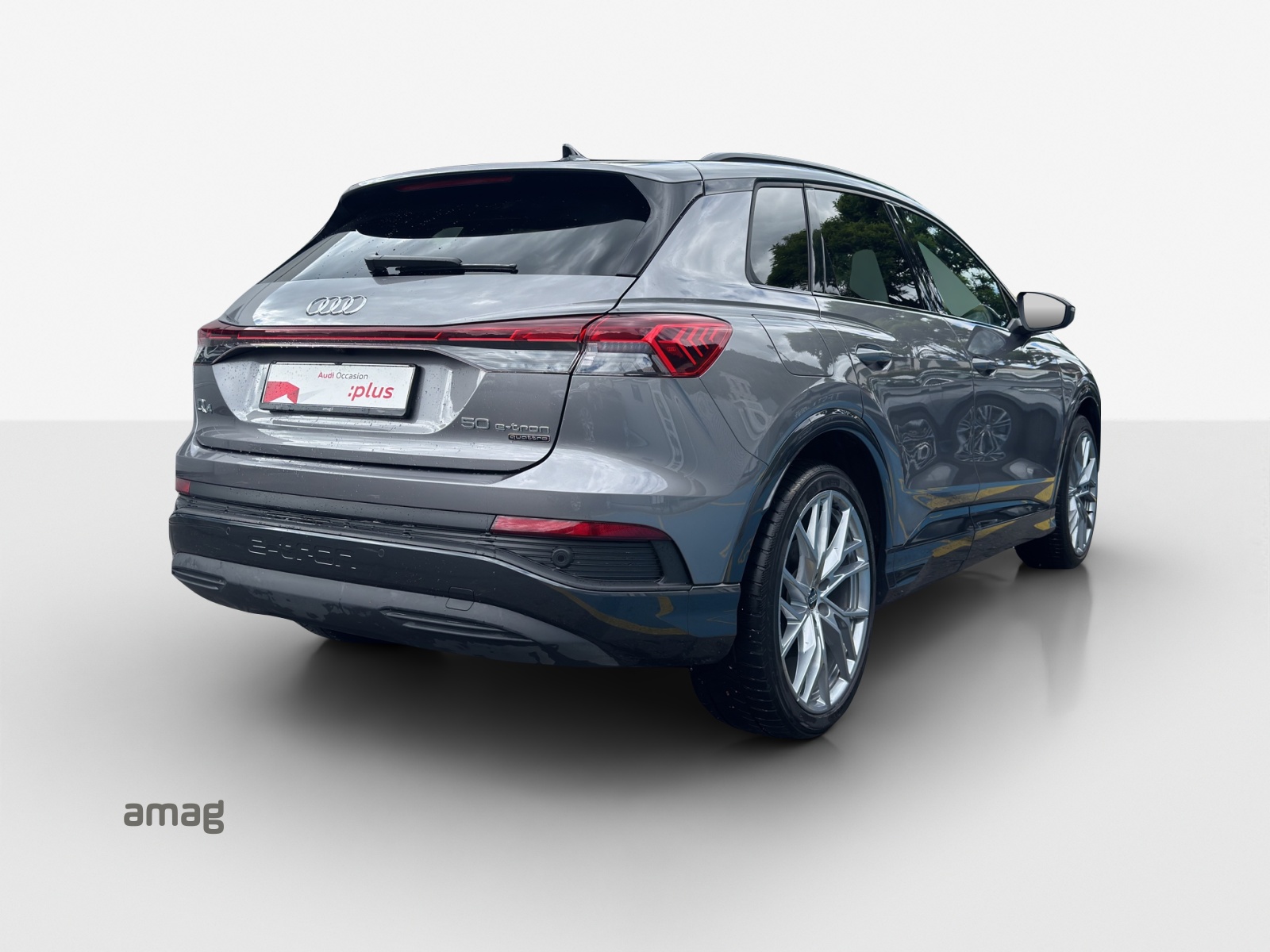 AUDI Q4 e-tron 50 quattro-image-4