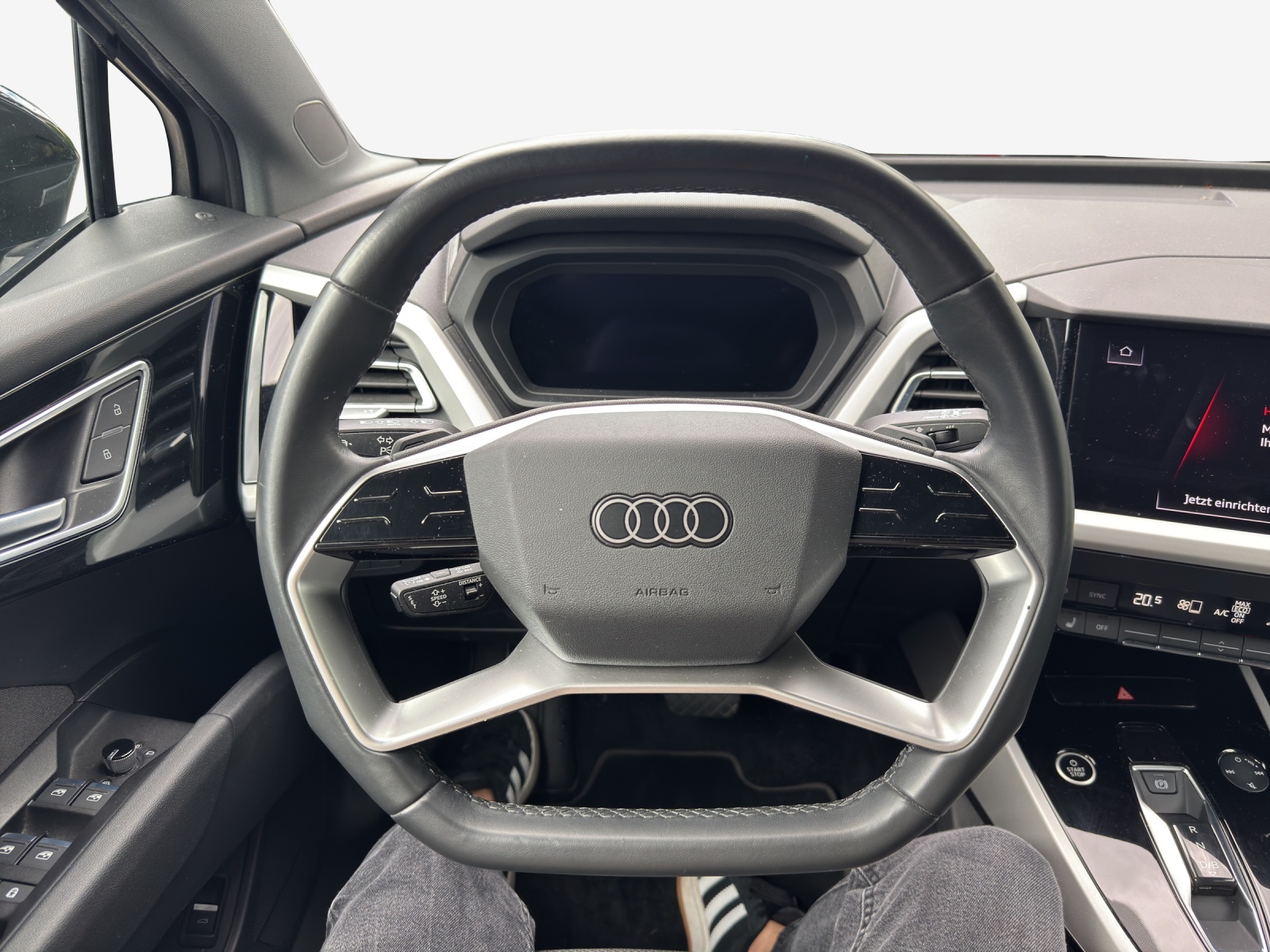 AUDI Q4 e-tron 50 quattro-image-9