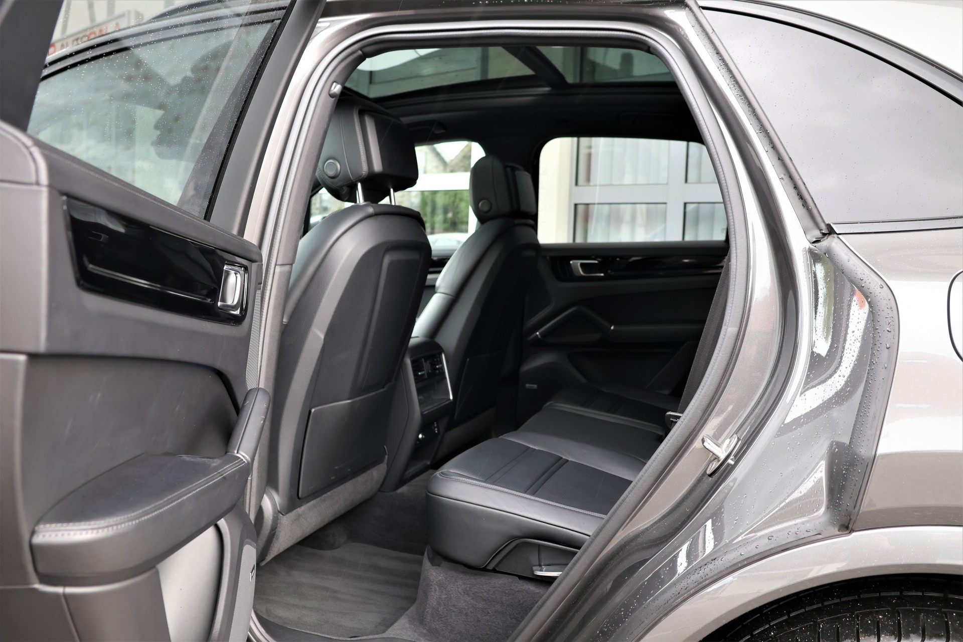 PORSCHE Cayenne E-Hybrid (CH) "Approved 10/27"-image-13
