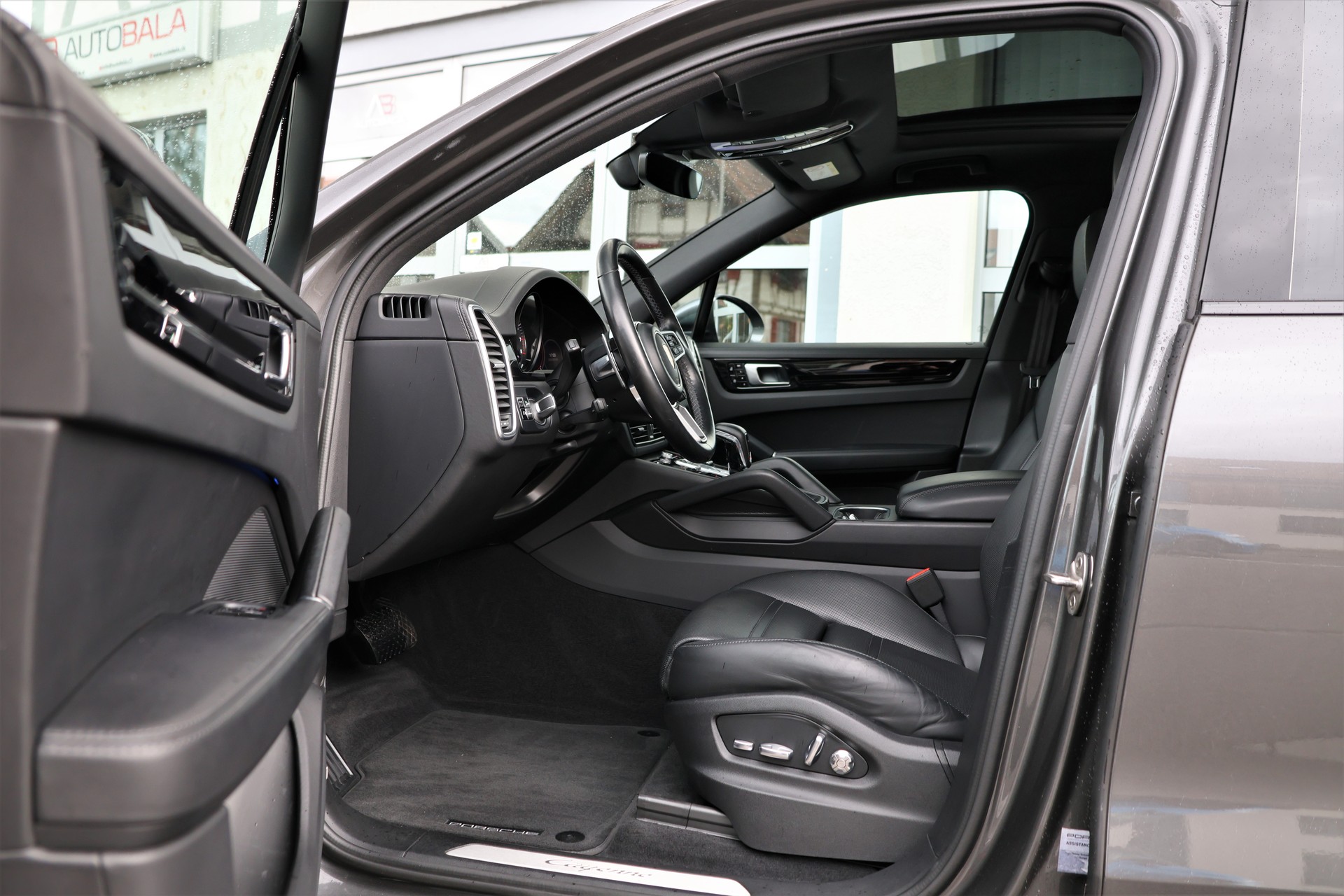 PORSCHE Cayenne E-Hybrid (CH) "Approved 10/27"-image-9