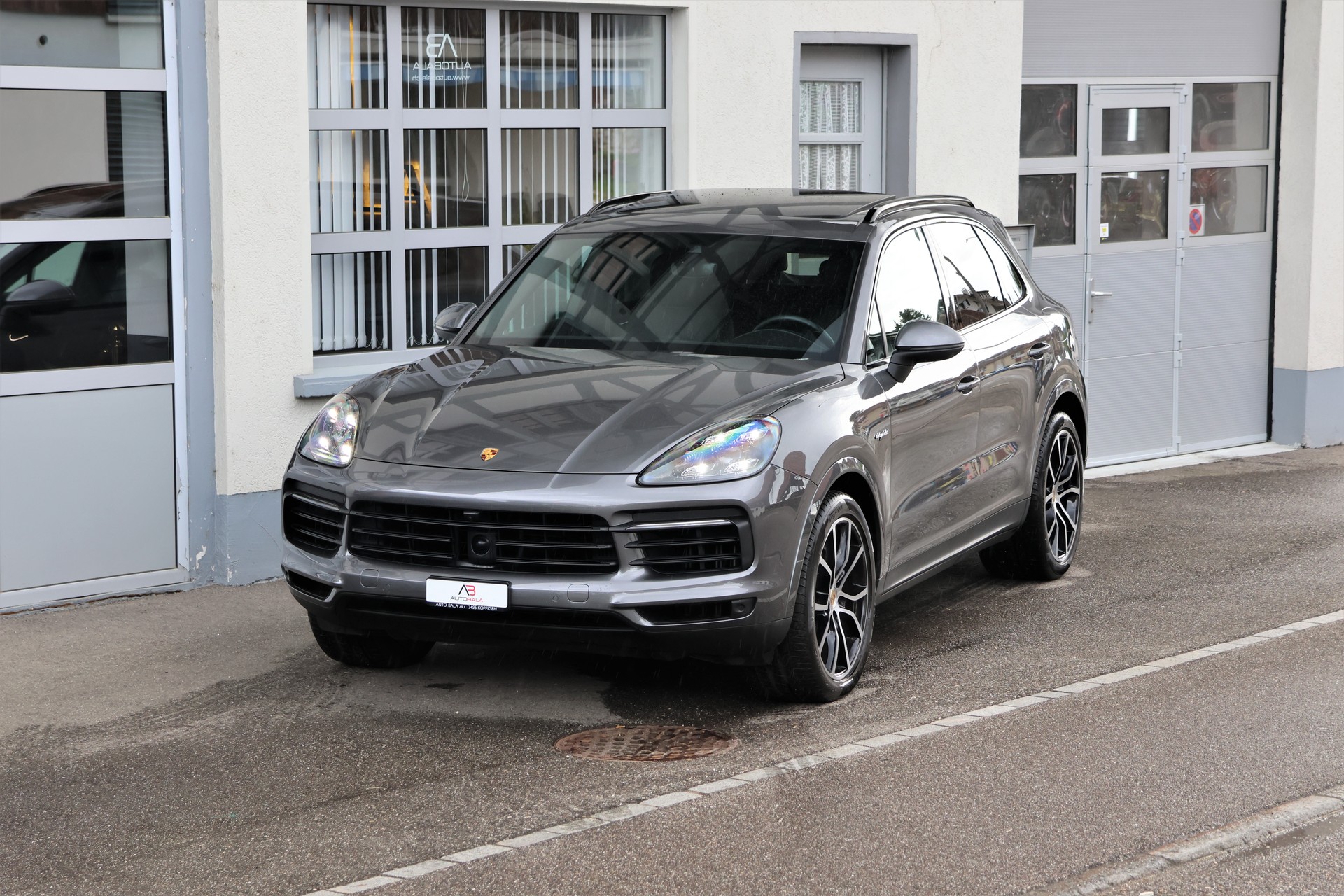 PORSCHE Cayenne E-Hybrid (CH) "Approved 10/27"-image-0