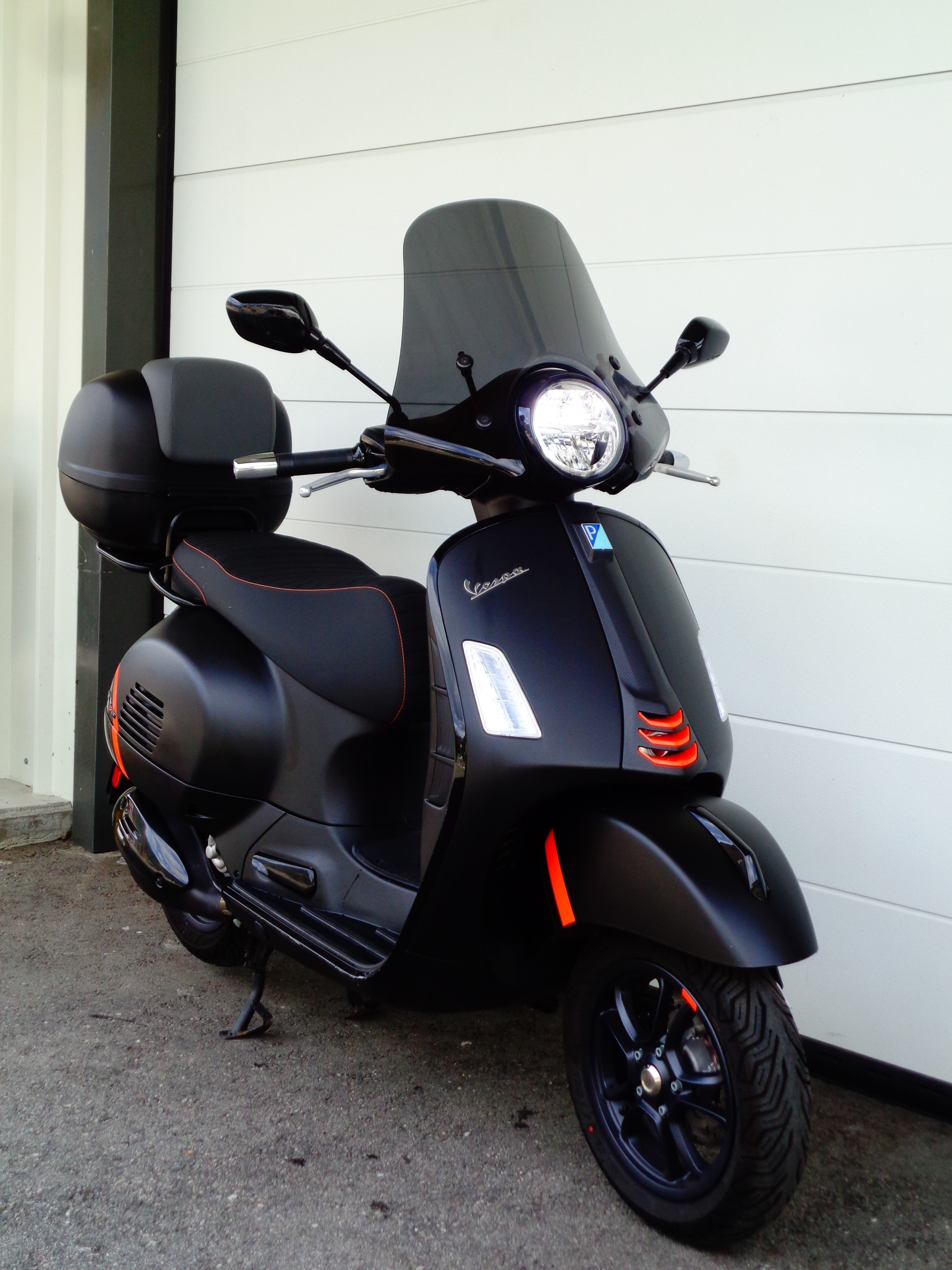PIAGGIO Vespa GTS 300 Super Sport hpe ABS-showroom-element-1