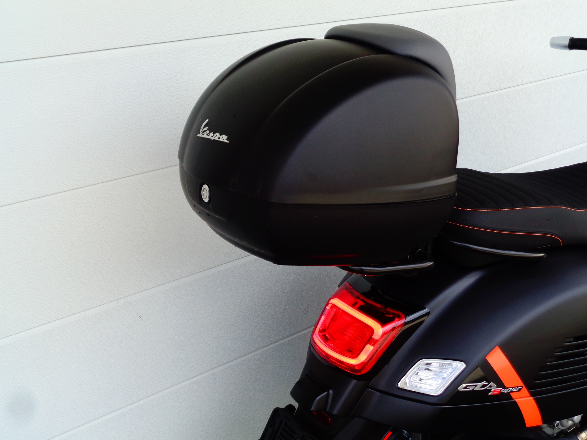 PIAGGIO Vespa GTS 300 Super Sport hpe ABS-showroom-element-3