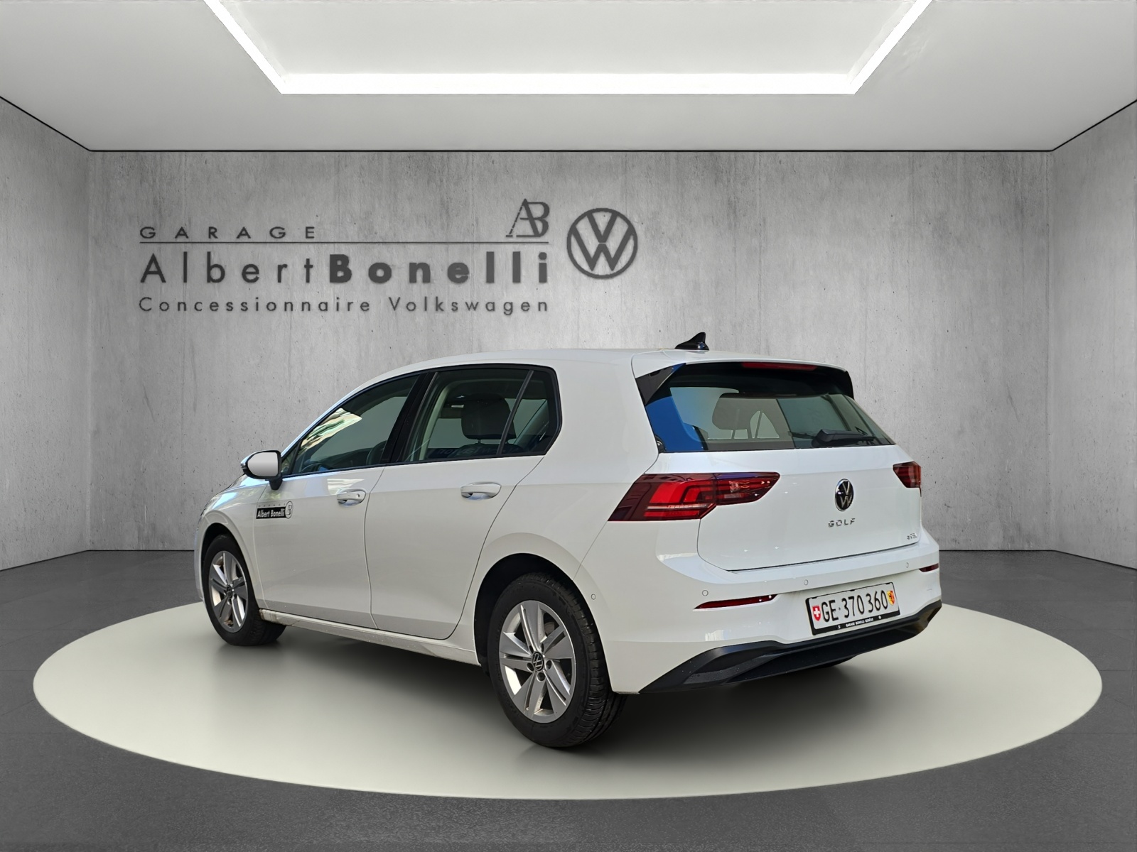 VW Golf 1.5 e TSI mHEV Life DSG-image-1