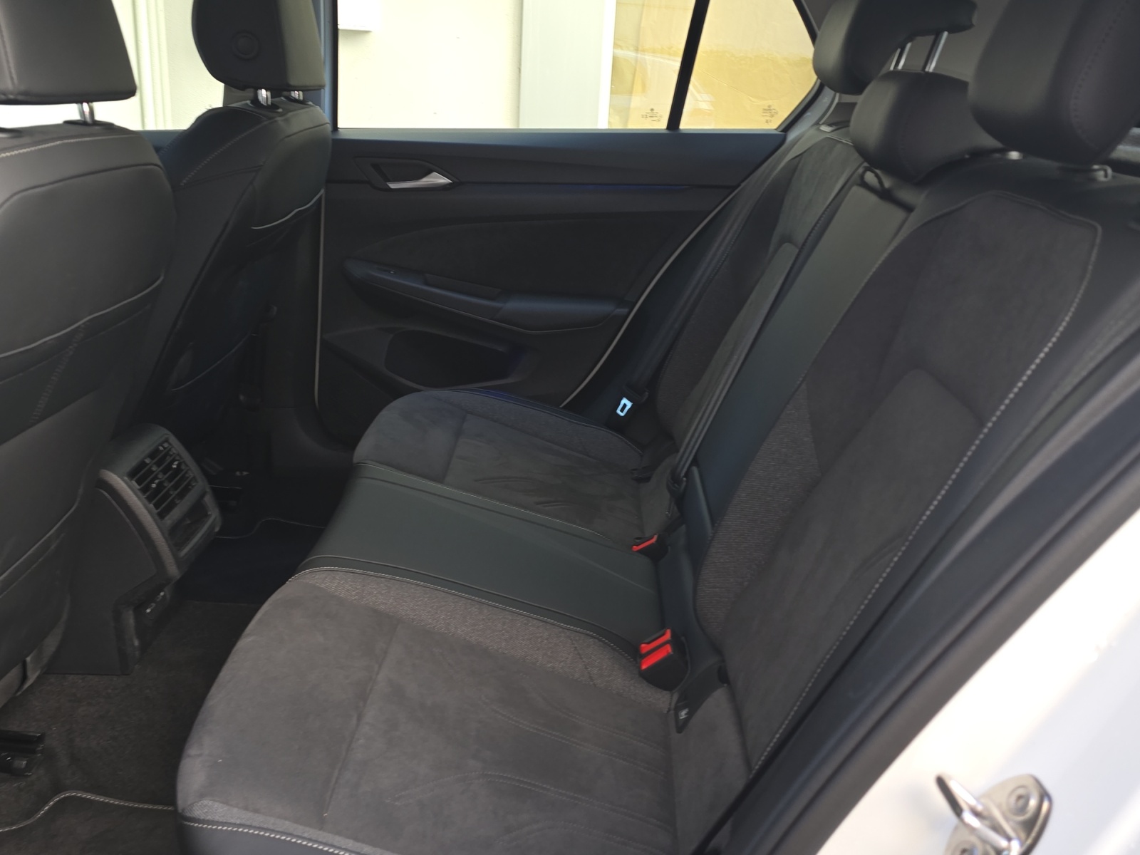 VW Golf 1.5 e TSI mHEV Life DSG-image-5