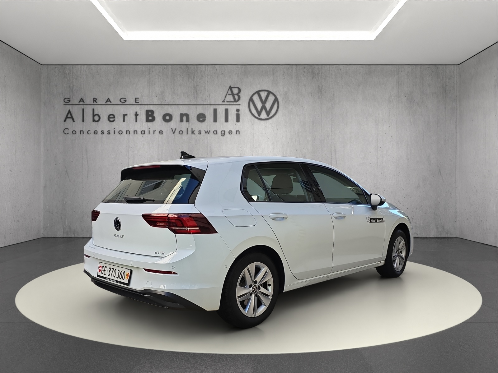 VW Golf 1.5 e TSI mHEV Life DSG-image-2