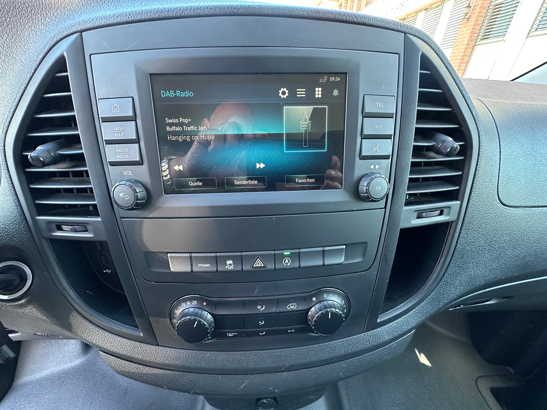MERCEDES-BENZ Vito 114 CDI Lang Pro Tourer 9G-Tronic-image-10
