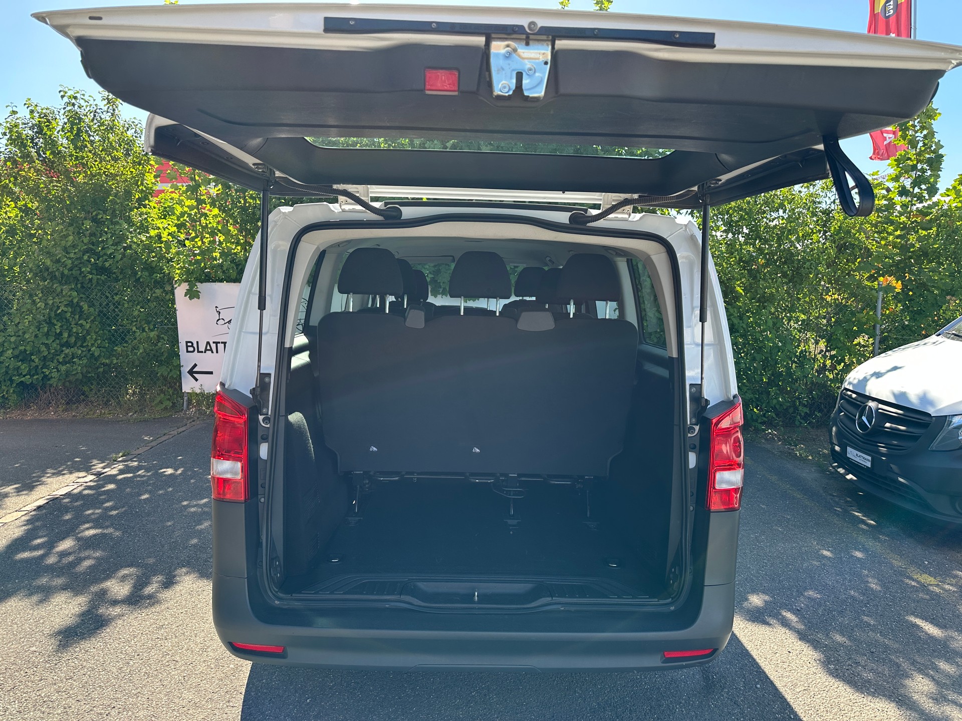 MERCEDES-BENZ Vito 114 CDI Lang Pro Tourer 9G-Tronic-image-15
