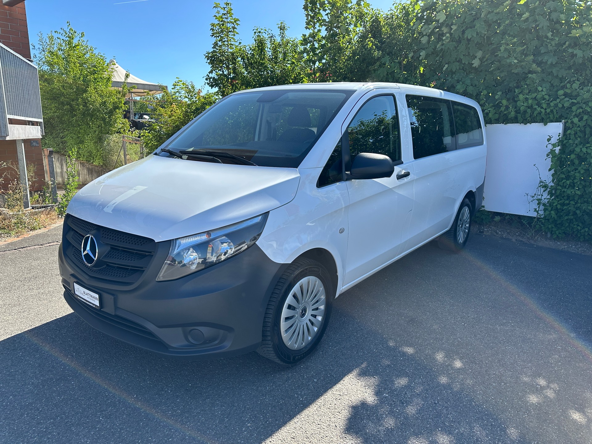 MERCEDES-BENZ Vito 114 CDI Lang Pro Tourer 9G-Tronic-image-2