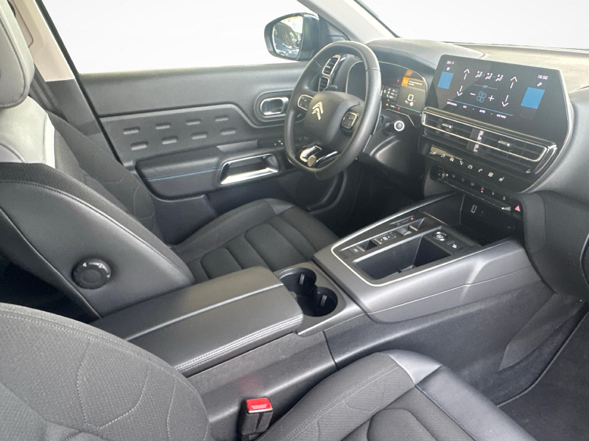 CITROEN C5 Aircross 1.5 BlueHDi Swiss Edition-image-9