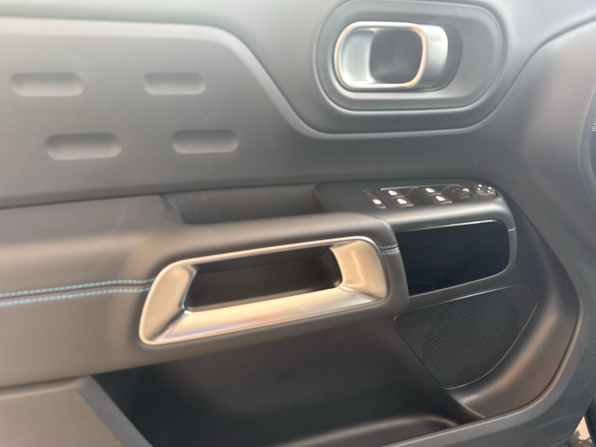 CITROEN C5 Aircross 1.5 BlueHDi Swiss Edition-image-12