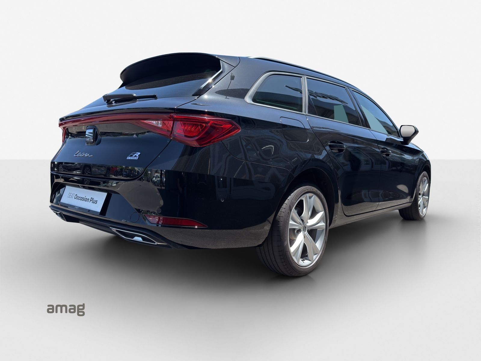 SEAT Leon ST 1.5 eHybrid pHEV DSG FR-image-5
