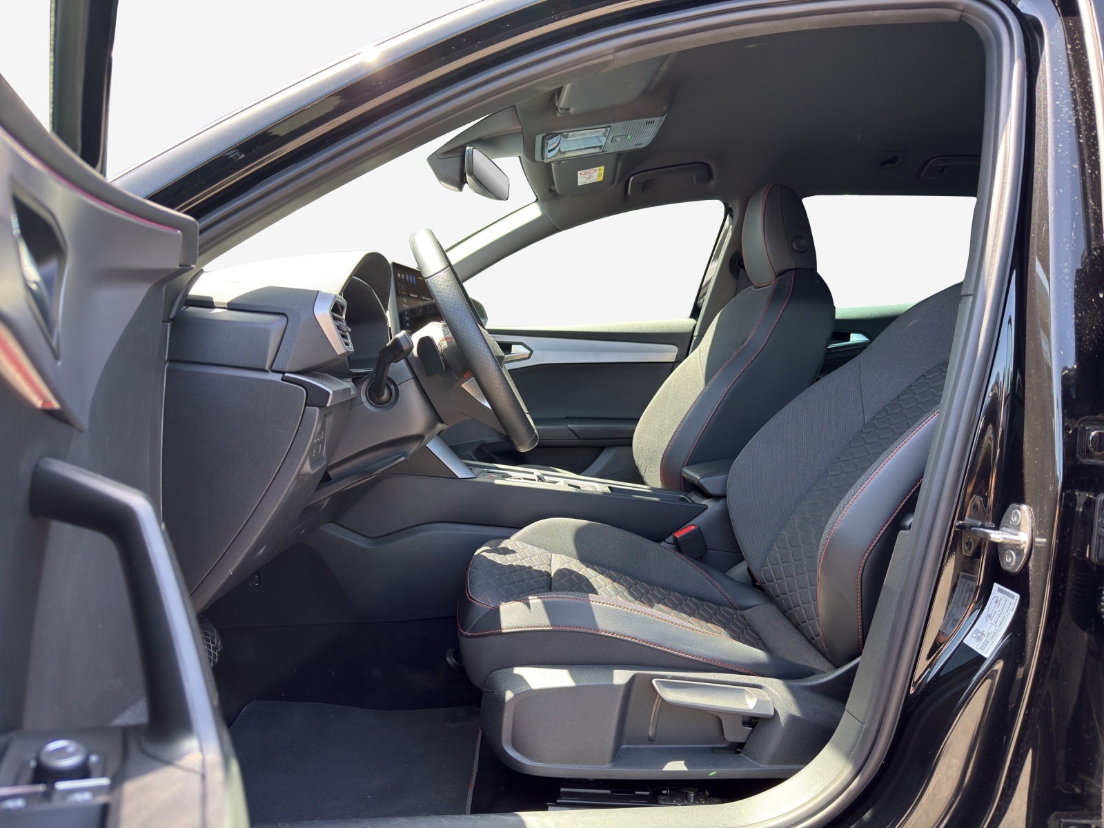 SEAT Leon ST 1.5 eHybrid pHEV DSG FR-image-8