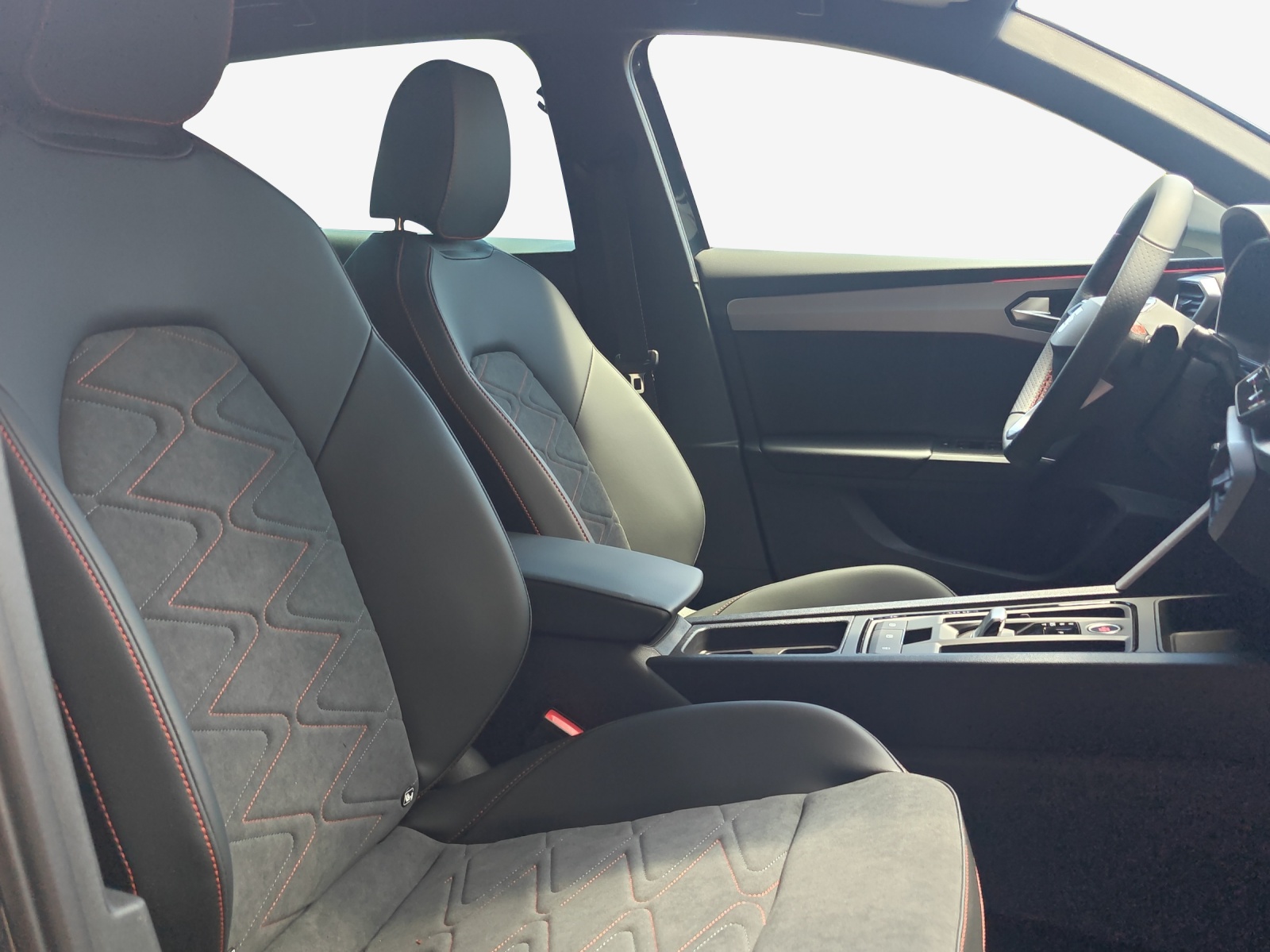 SEAT Leon 1.5 eHybrid pHEV DSG FR-image-13