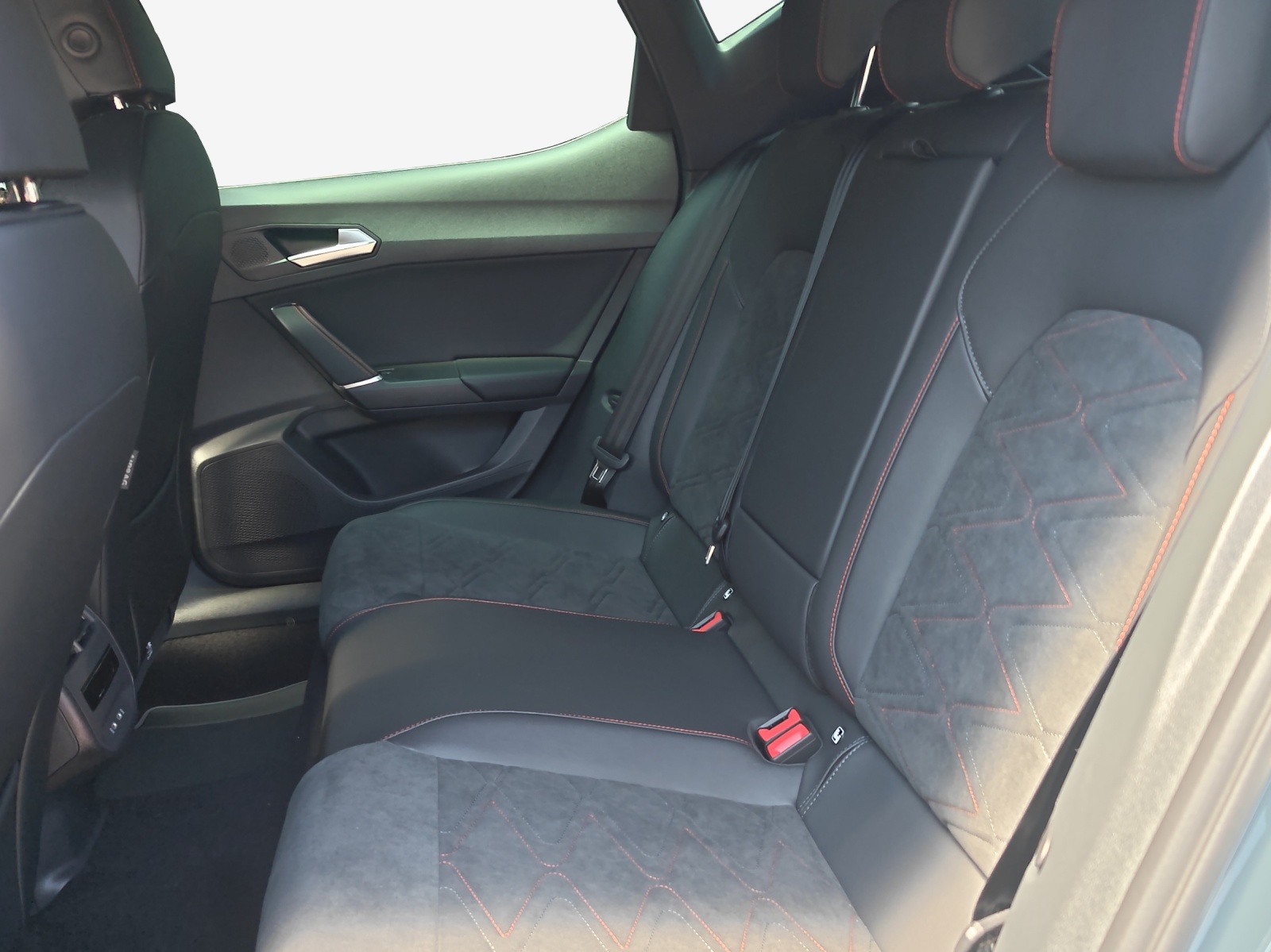 SEAT Leon 1.5 eHybrid pHEV DSG FR-image-11