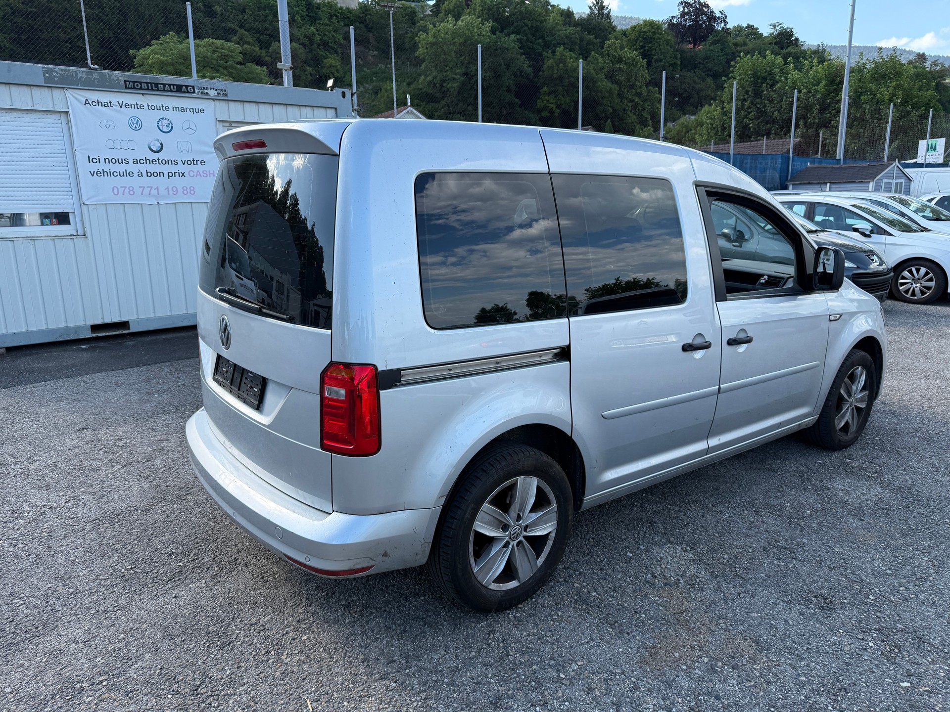 VW Caddy 1.4 TSI Trendline-image-2