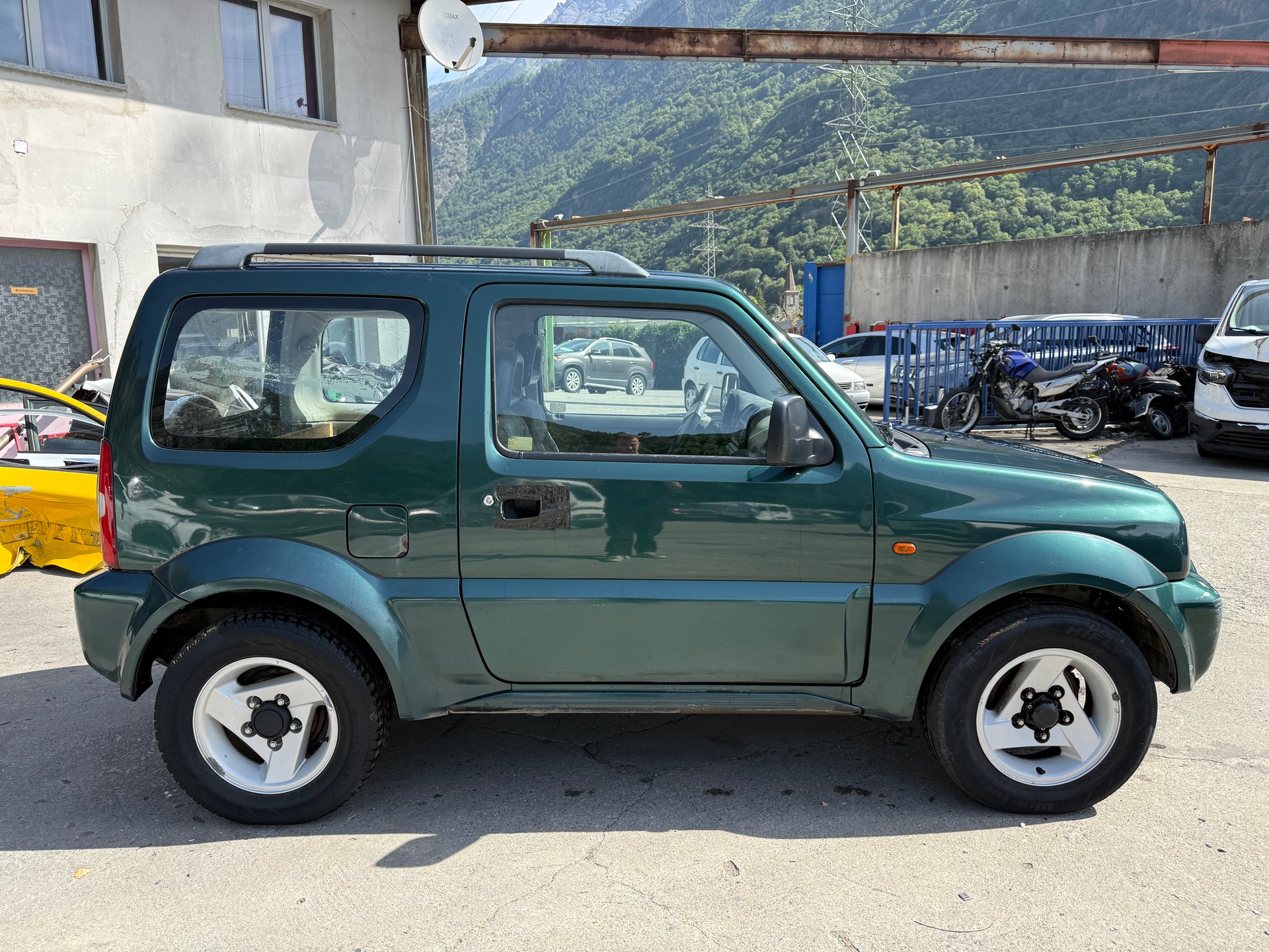 SUZUKI Jimny 1.3 16V JLX-image-3