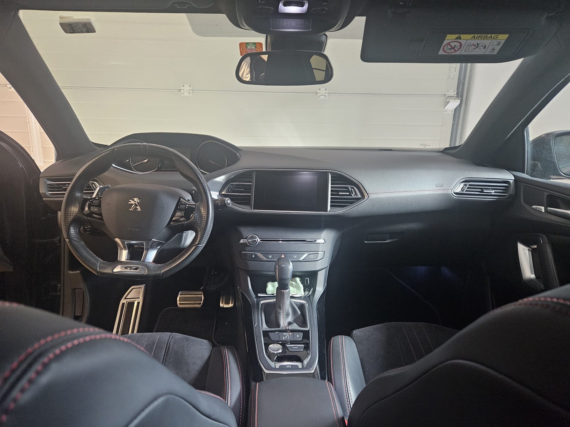 PEUGEOT 2.0 BlueHDi 180 GT-image-3