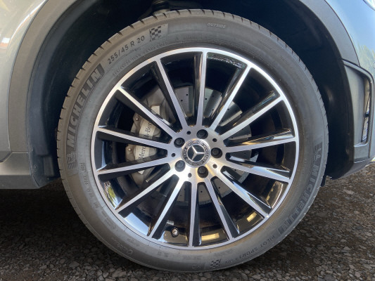 MERCEDES-BENZ GLC 220 d AMG Line 4Matic-image-7