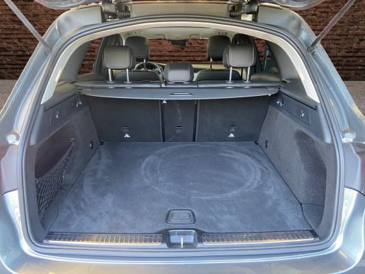 MERCEDES-BENZ GLC 220 d AMG Line 4Matic-image-6