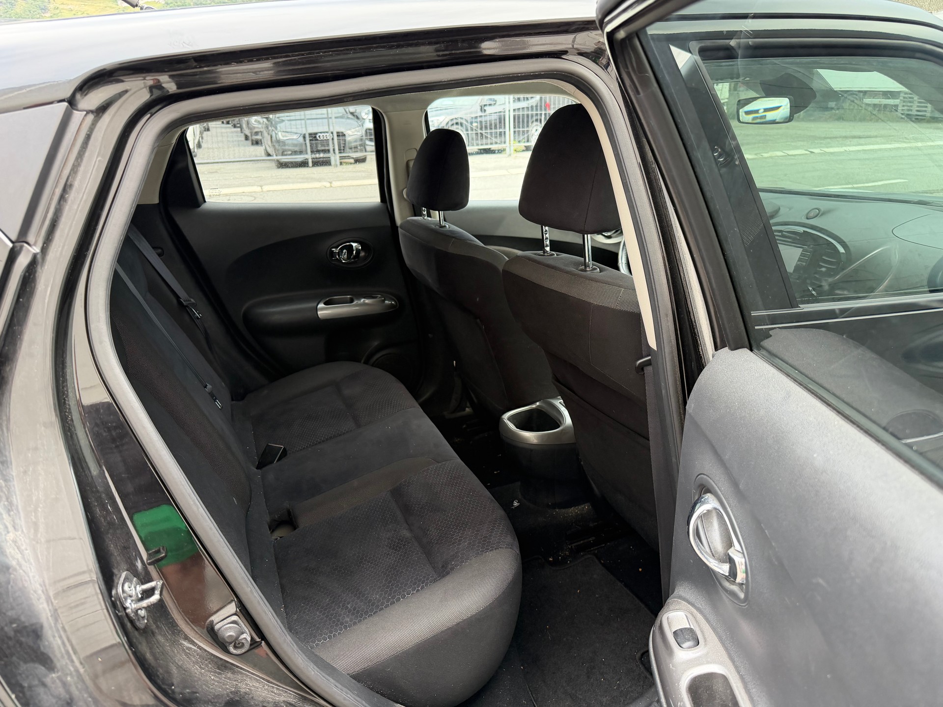 NISSAN Juke 1.6 DIG-T tekna 4x4 Xtronic M-CVT-image-4